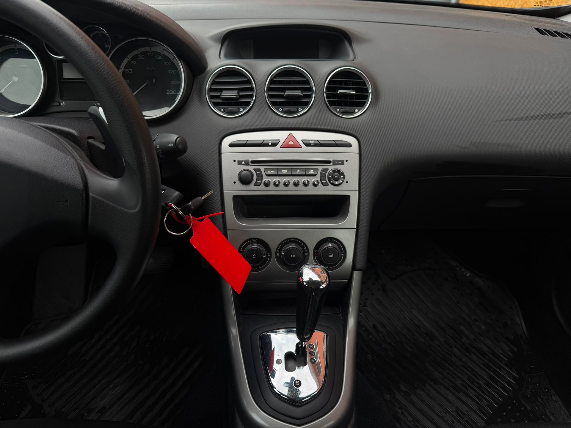 PEUGEOT 308 SW 1.6 HDI Active EGS6-image-10