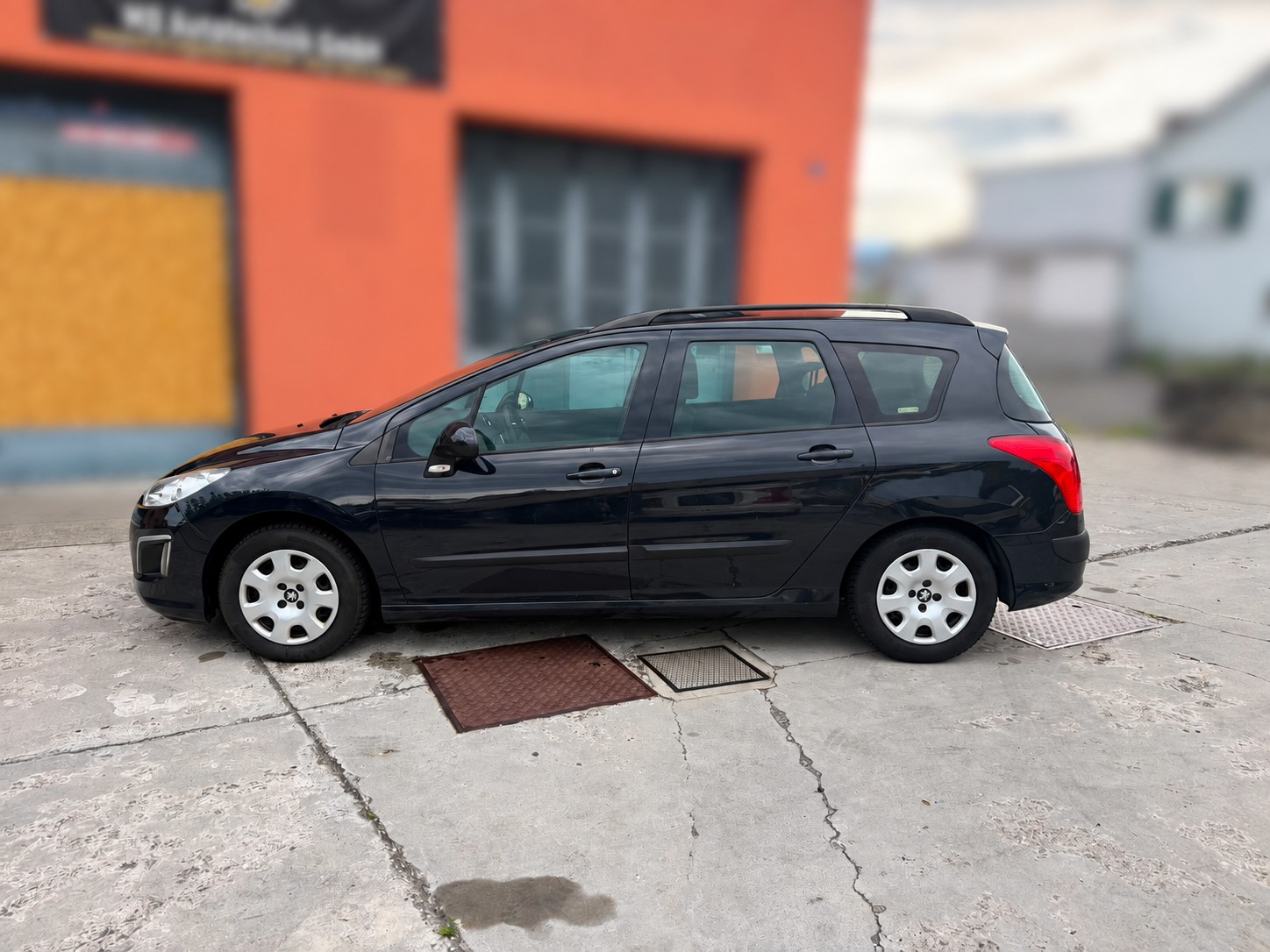 PEUGEOT 308 SW 1.6 HDI Active EGS6-image-1