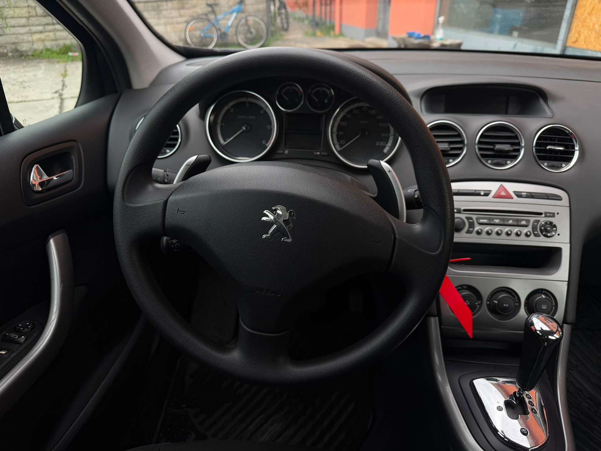 PEUGEOT 308 SW 1.6 HDI Active EGS6-image-9