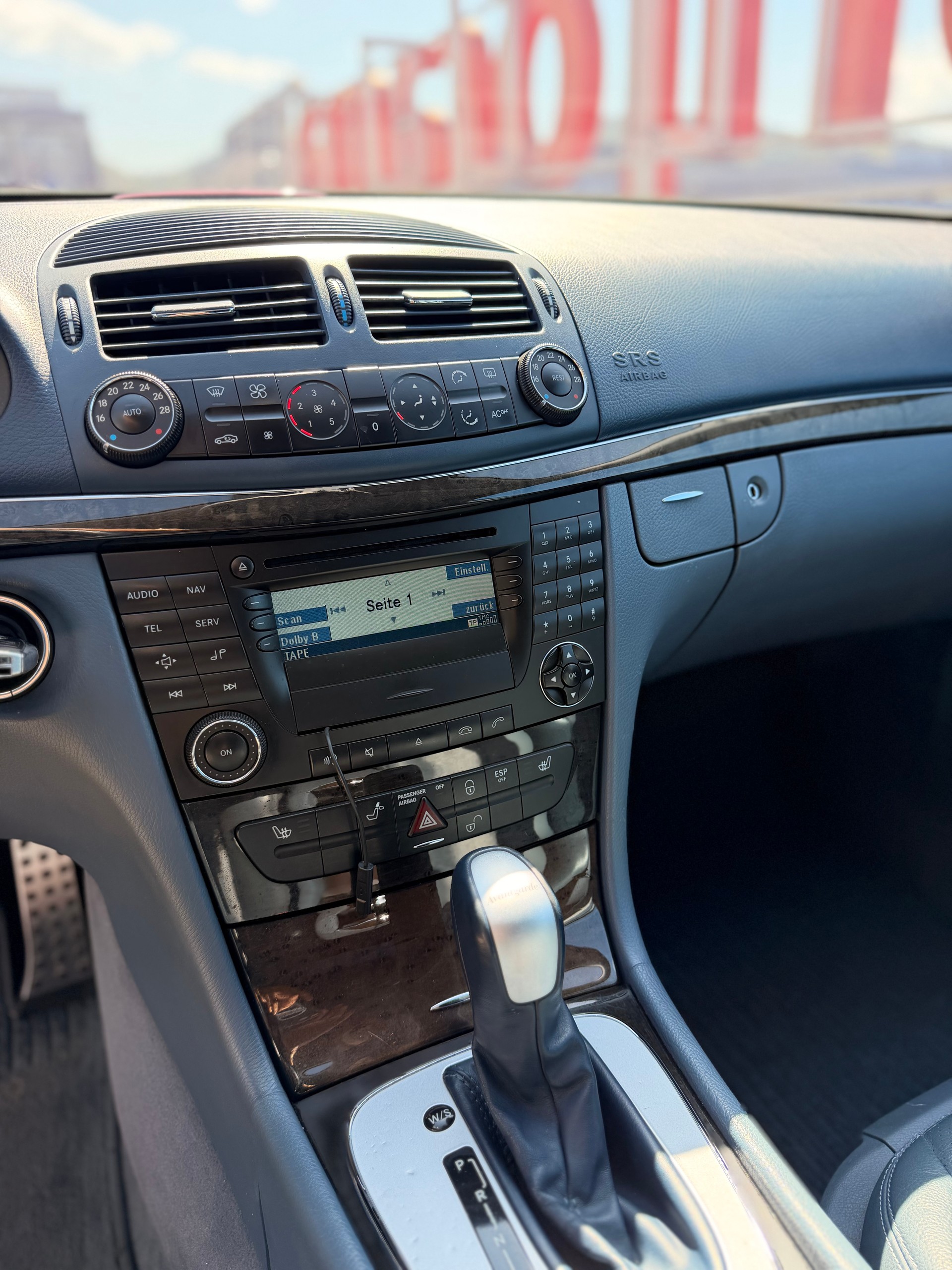 MERCEDES-BENZ E 200 Kompressor Avantgarde-image-13