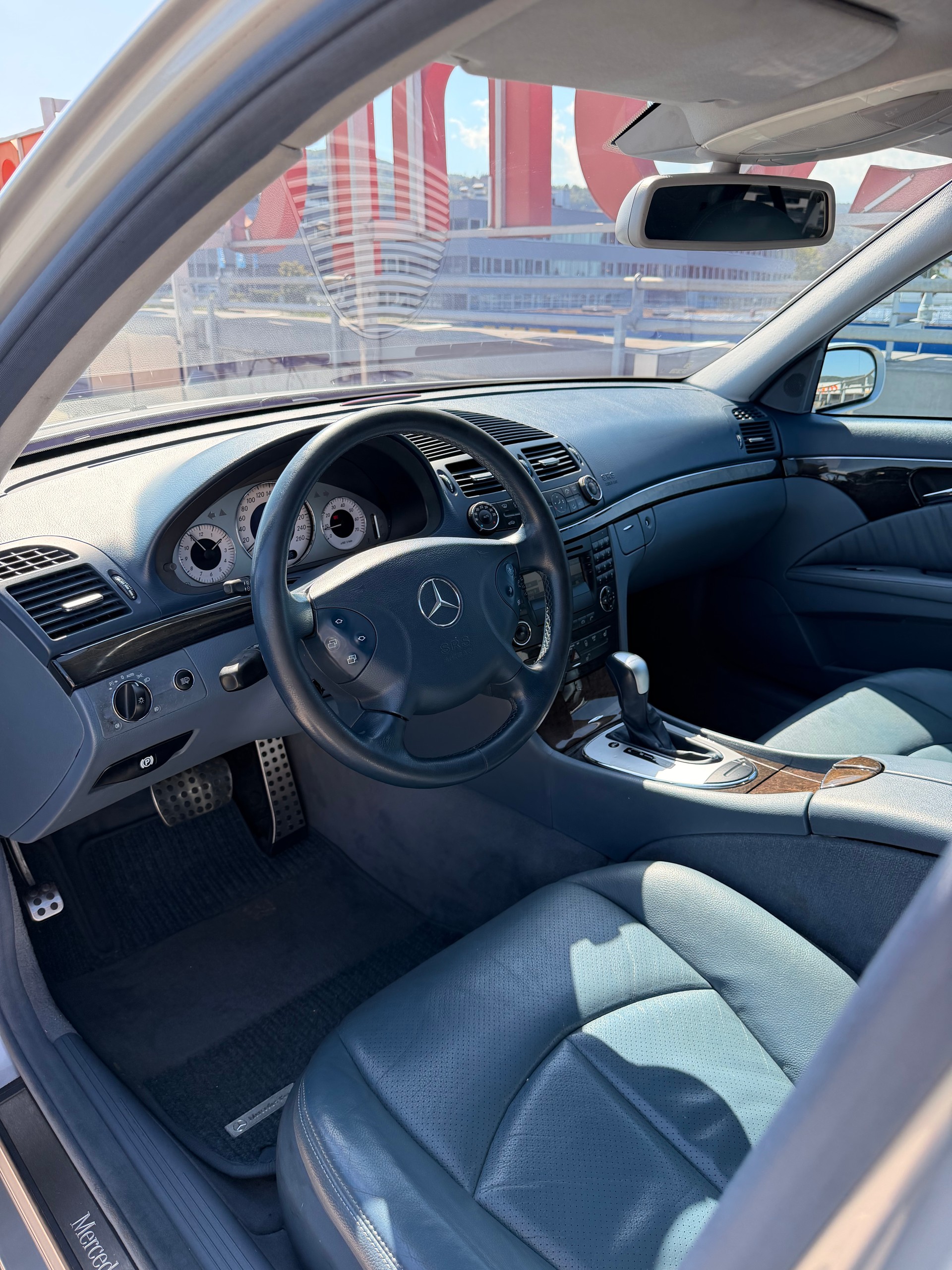 MERCEDES-BENZ E 200 Kompressor Avantgarde-image-9
