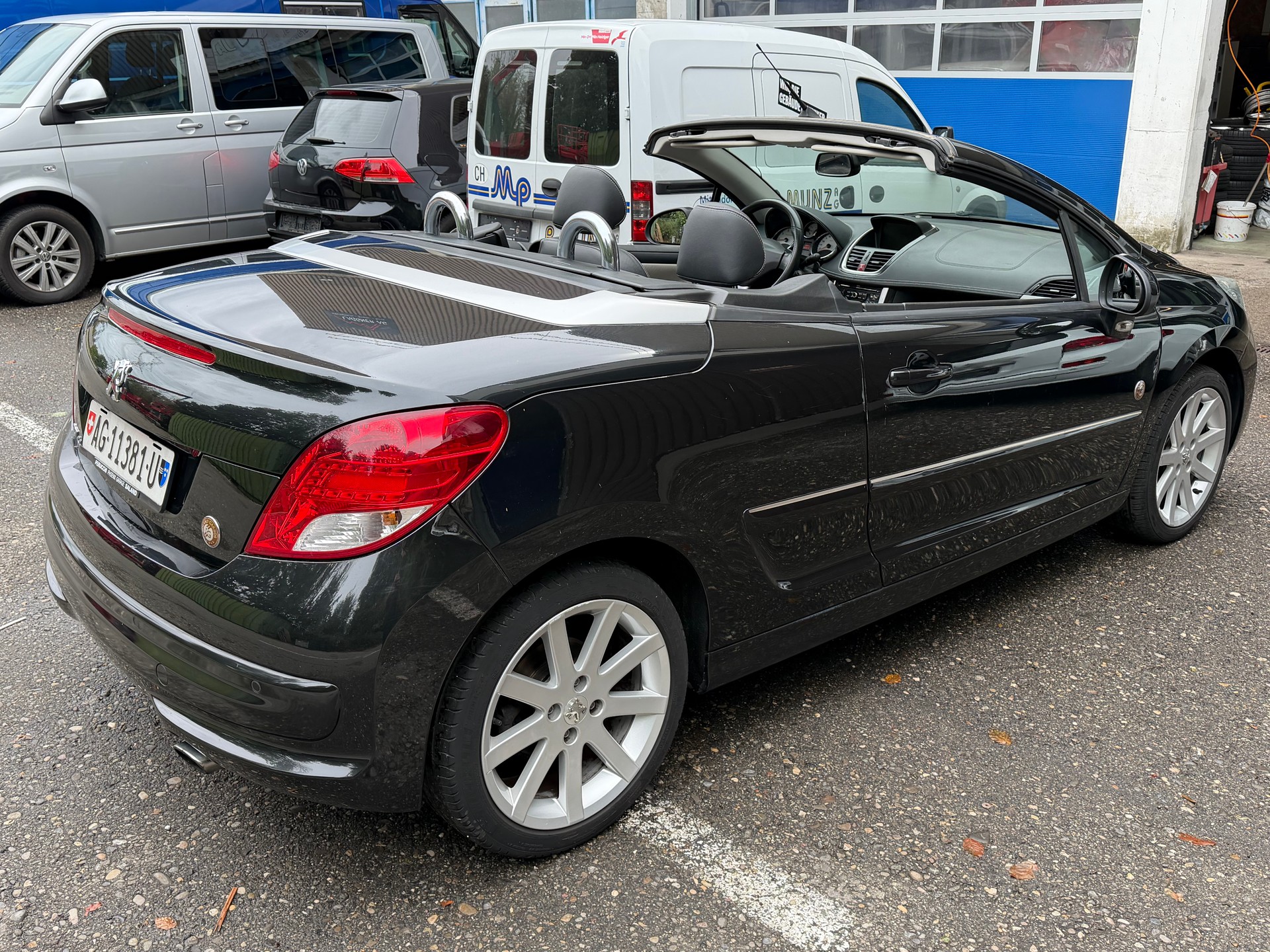 PEUGEOT 207 CC 1.6 16V Turbo Roland Garros-image-9