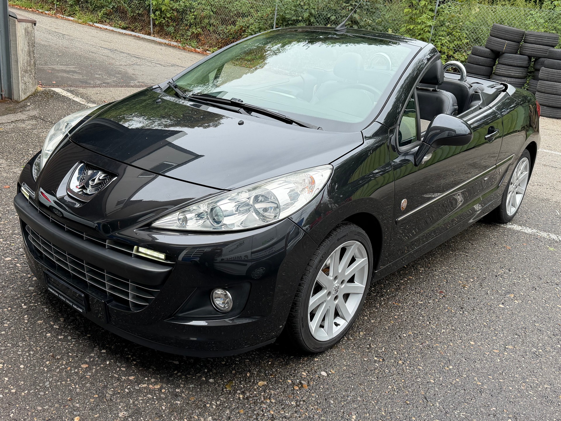 PEUGEOT 207 CC 1.6 16V Turbo Roland Garros-image-1