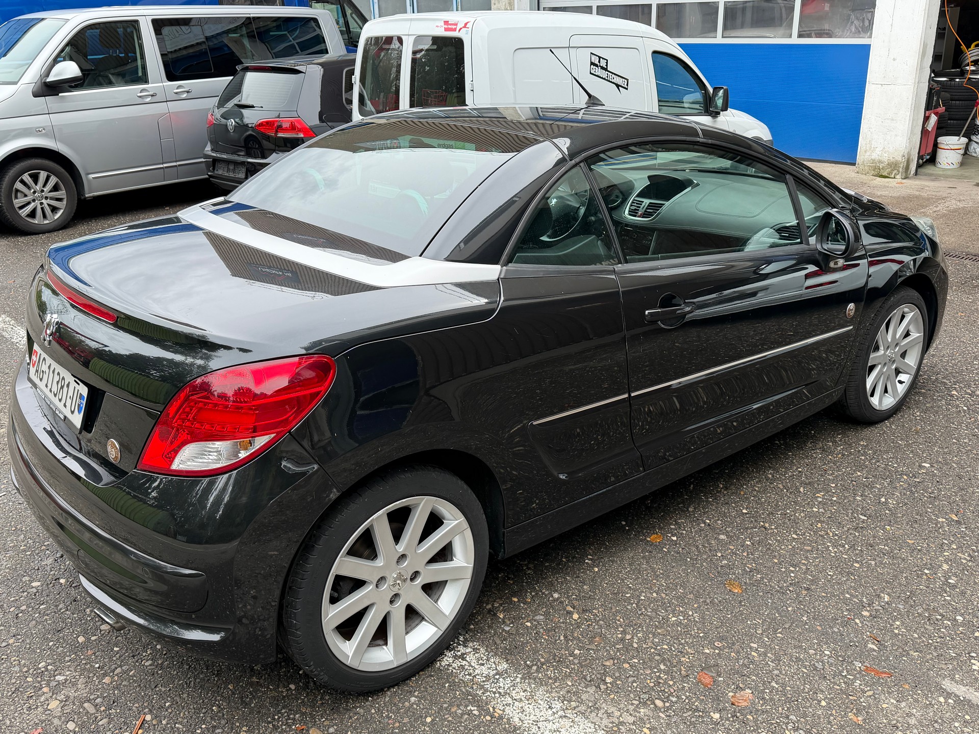 PEUGEOT 207 CC 1.6 16V Turbo Roland Garros-image-8
