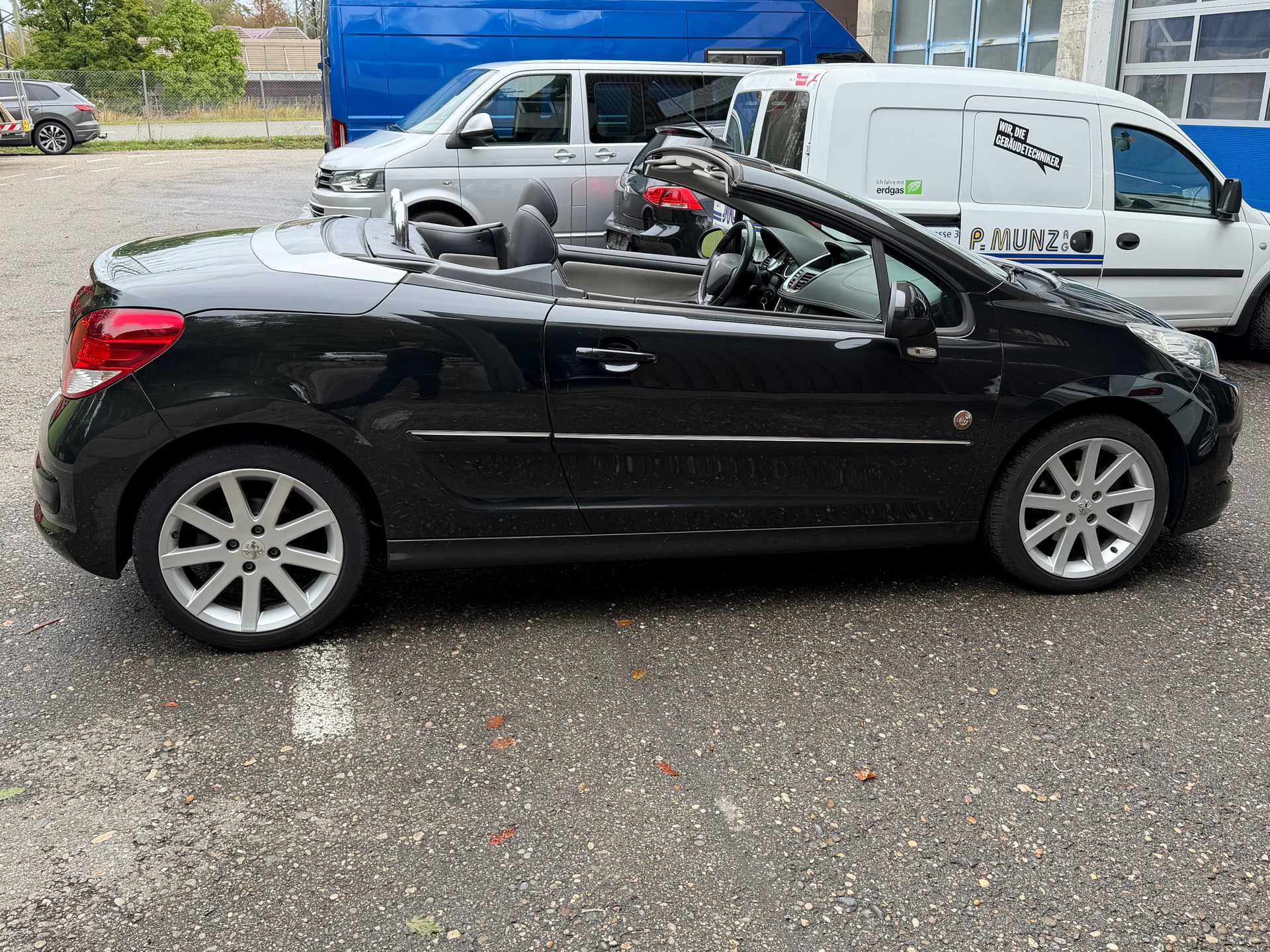 PEUGEOT 207 CC 1.6 16V Turbo Roland Garros-image-2