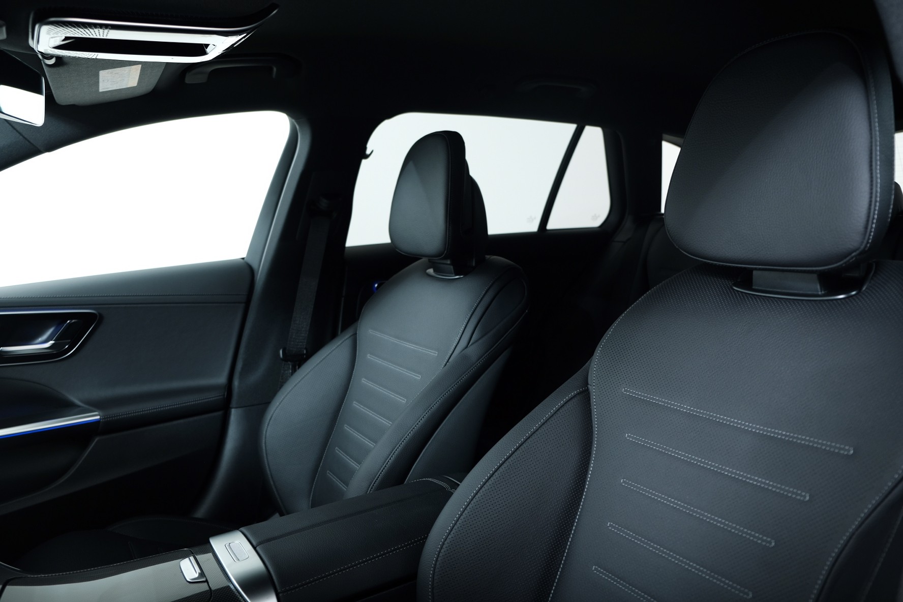 MERCEDES-BENZ C 220 d Swiss Star AMG Line 4matic S206-image-9