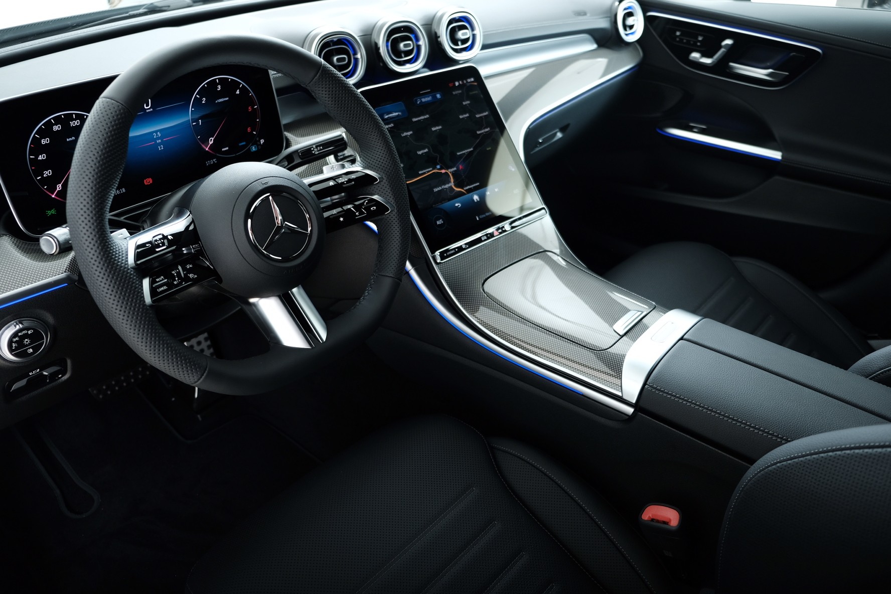 MERCEDES-BENZ C 220 d Swiss Star AMG Line 4matic S206-image-8