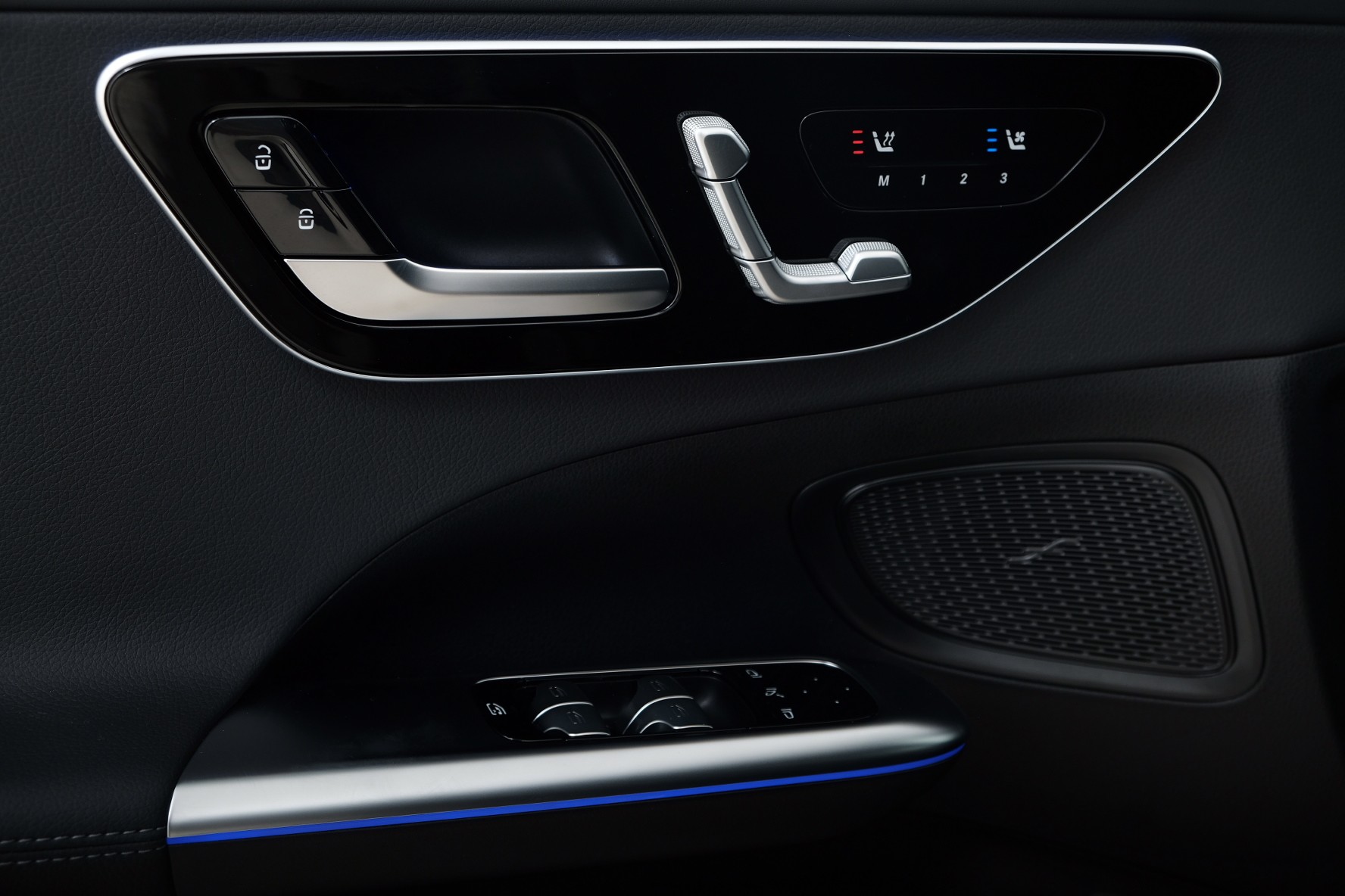 MERCEDES-BENZ C 220 d Swiss Star AMG Line 4matic S206-image-13