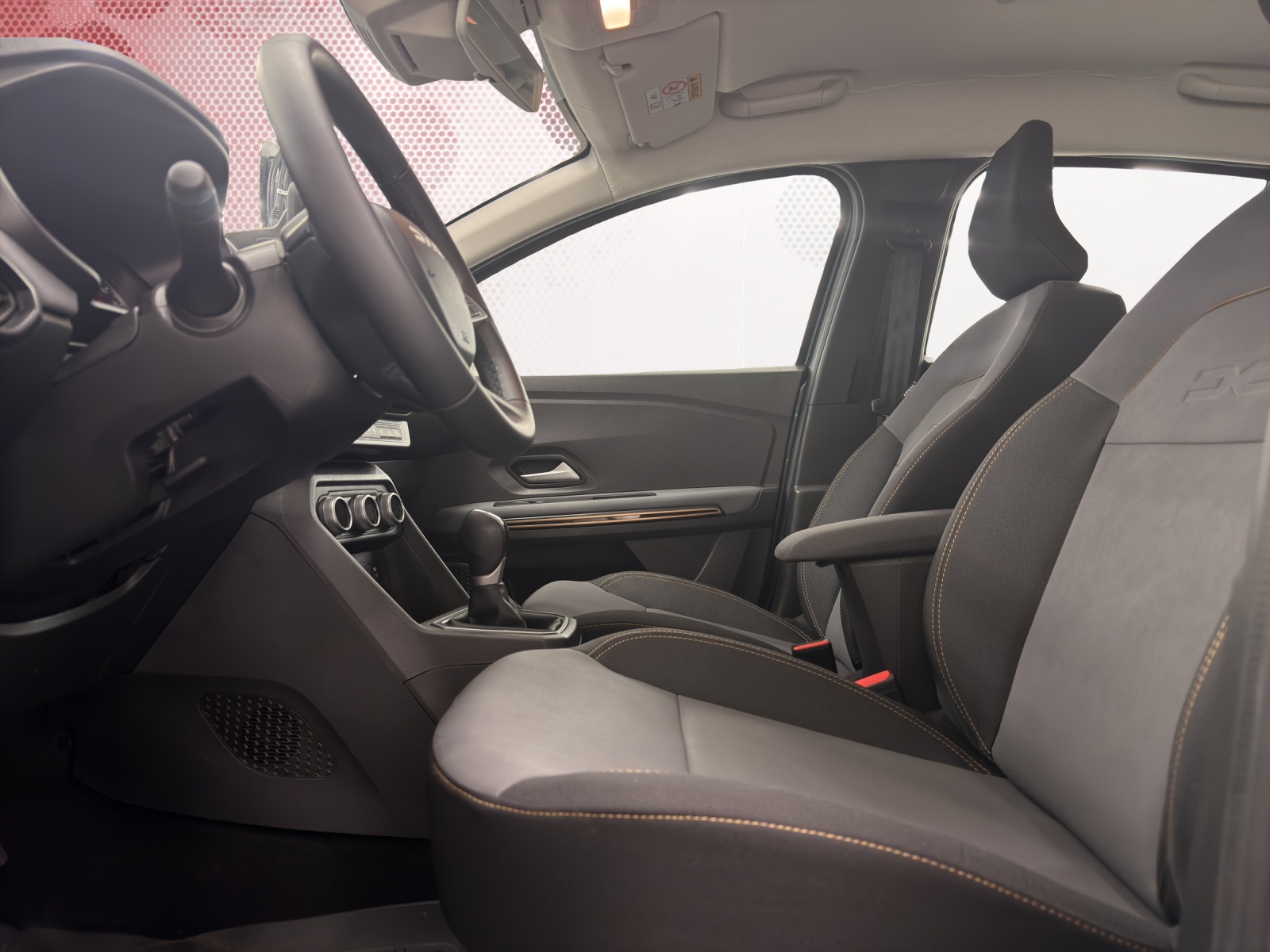 DACIA Sandero Stepway TCe 90 Extreme+ CVT-image-10