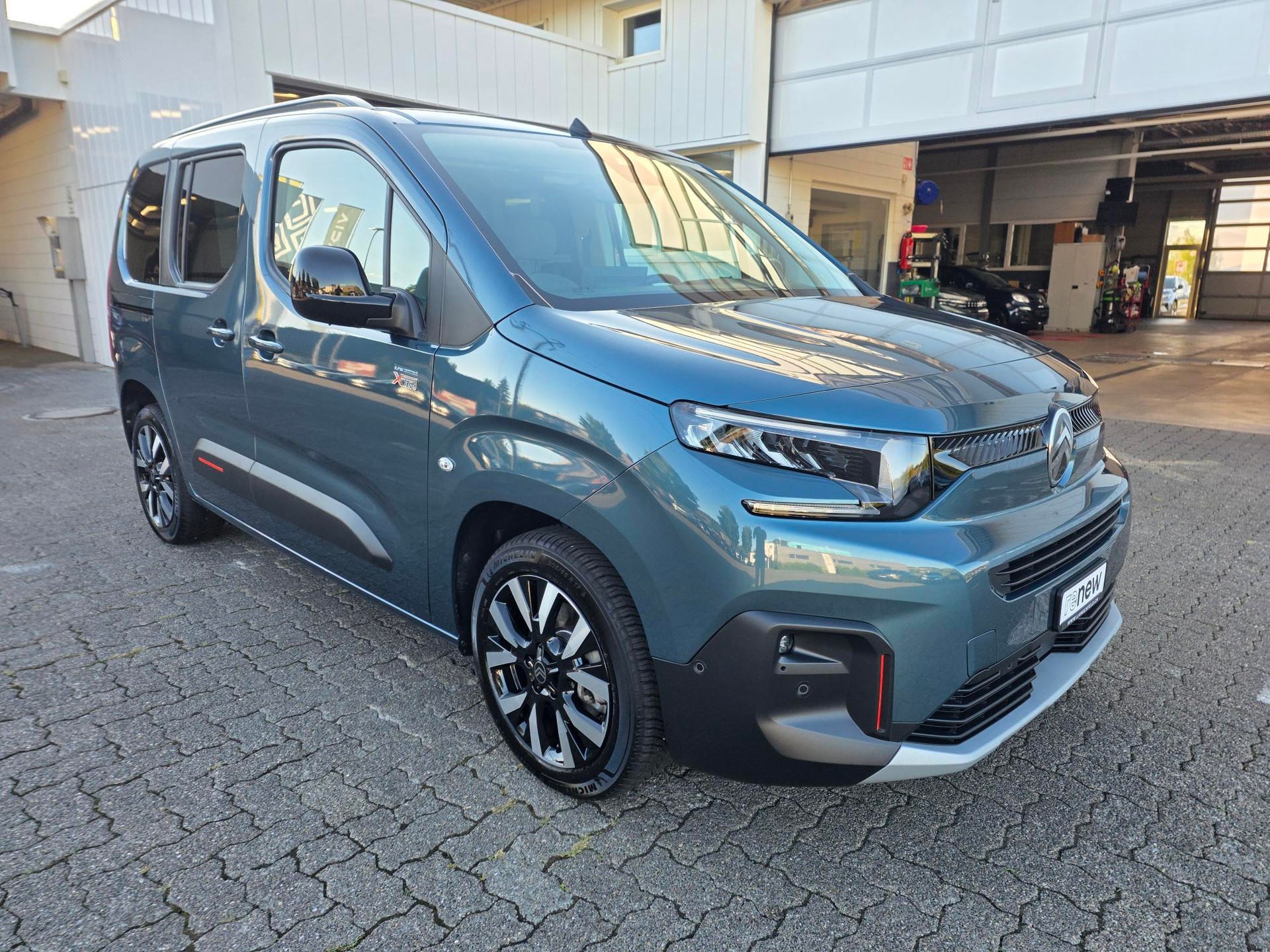 CITROEN Berlingo 1.5 BlueHDi 130 Max XTR-image-4