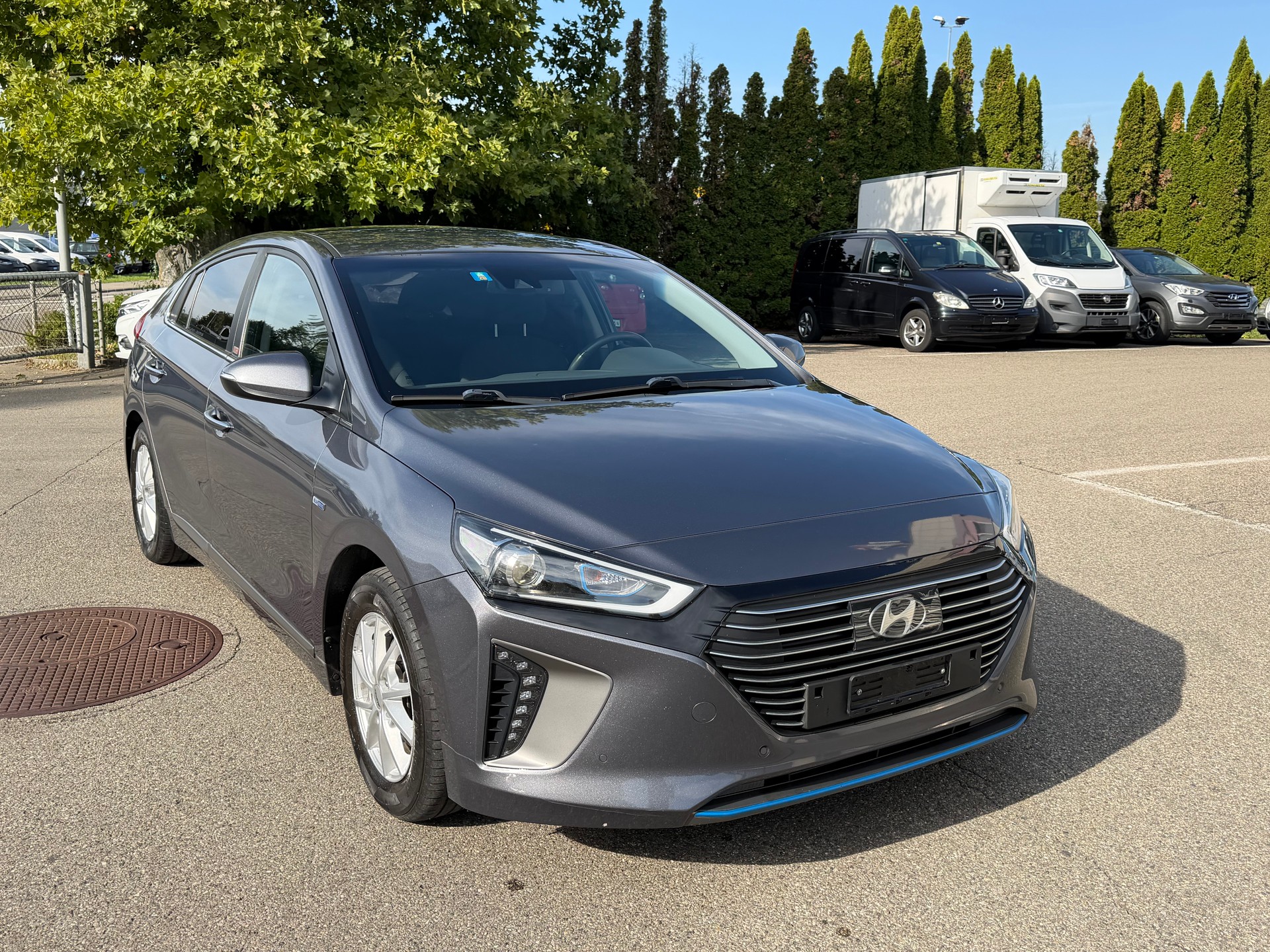 HYUNDAI Ioniq 1.6 GDi HEV Launch Plus DCT-image-2