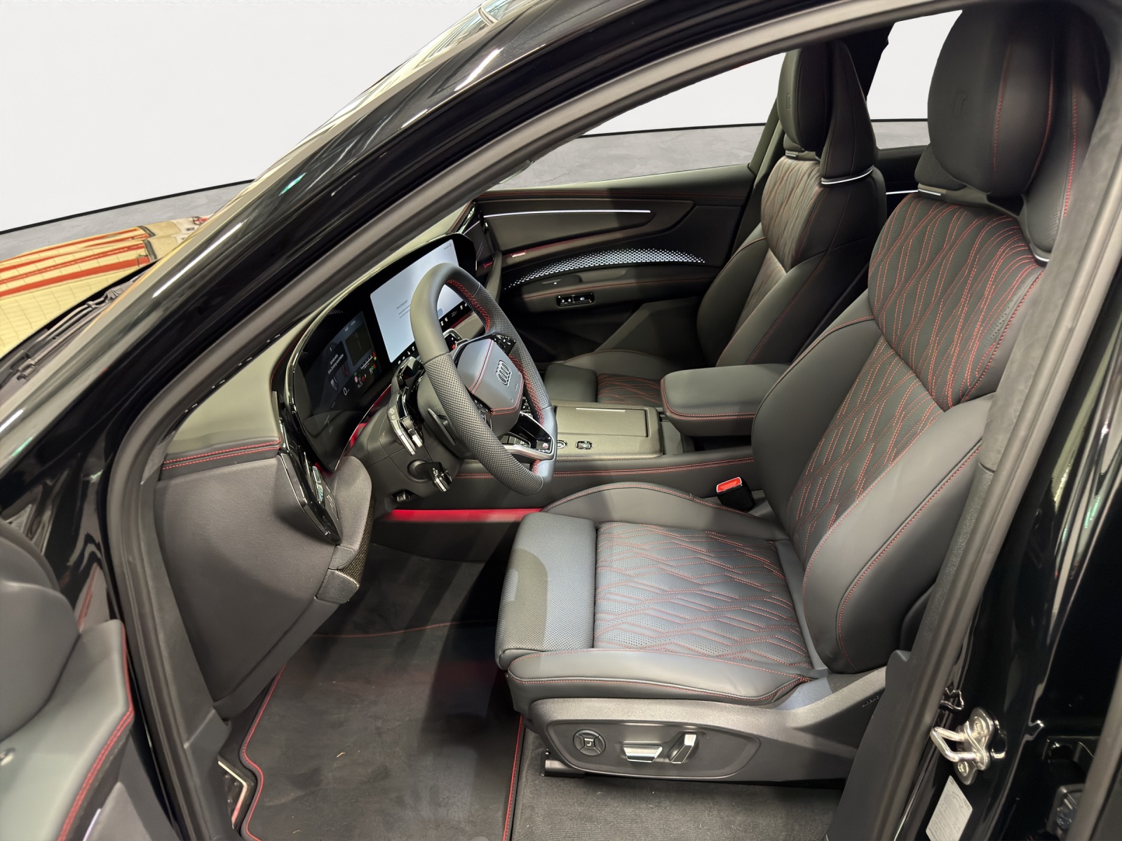 AUDI Q7 SUV TDI quattro 220 kW 299PS-image-4