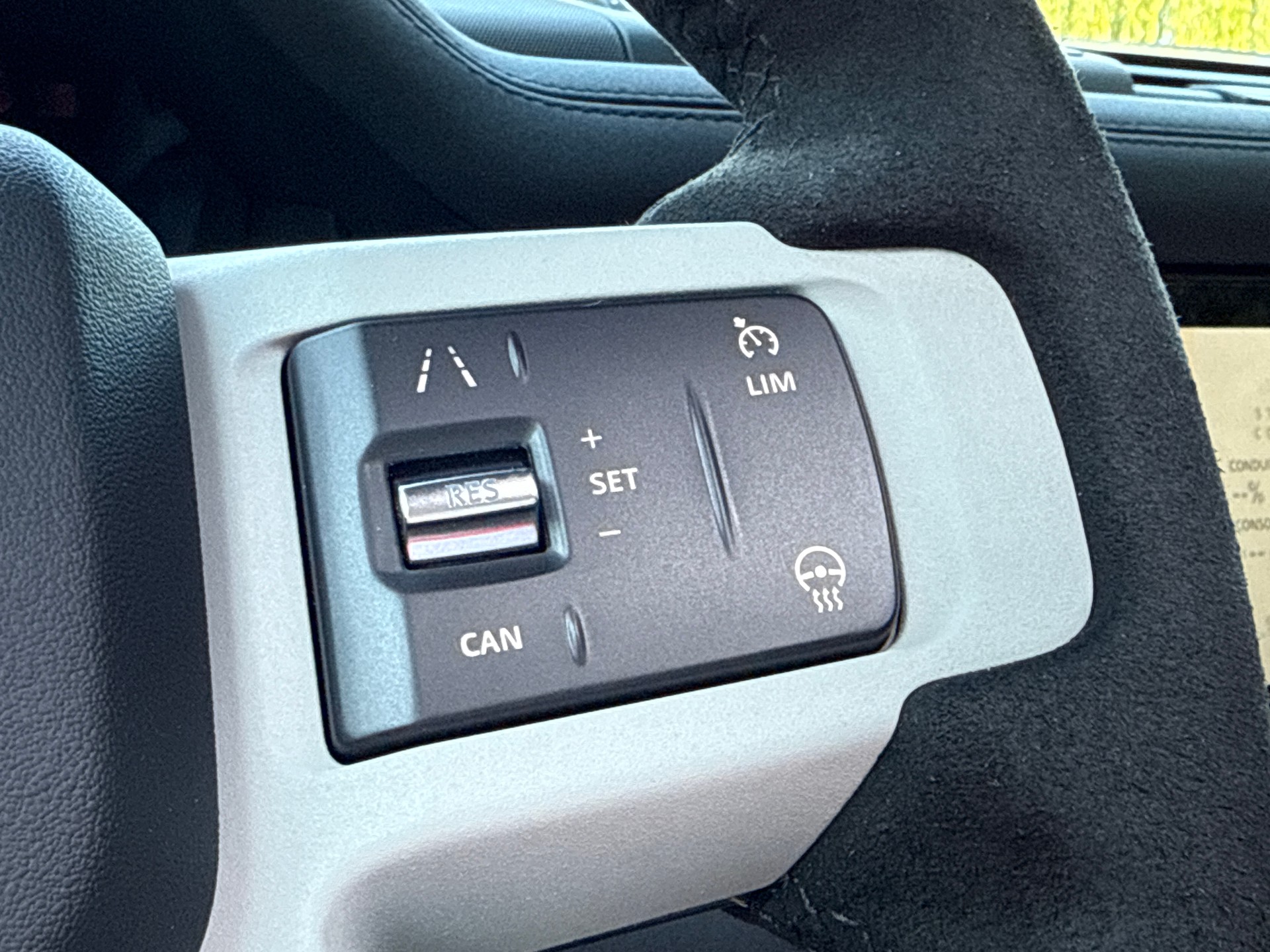 LAND ROVER Defender 110 P400e Si4 PHEV HSE AT8-image-14
