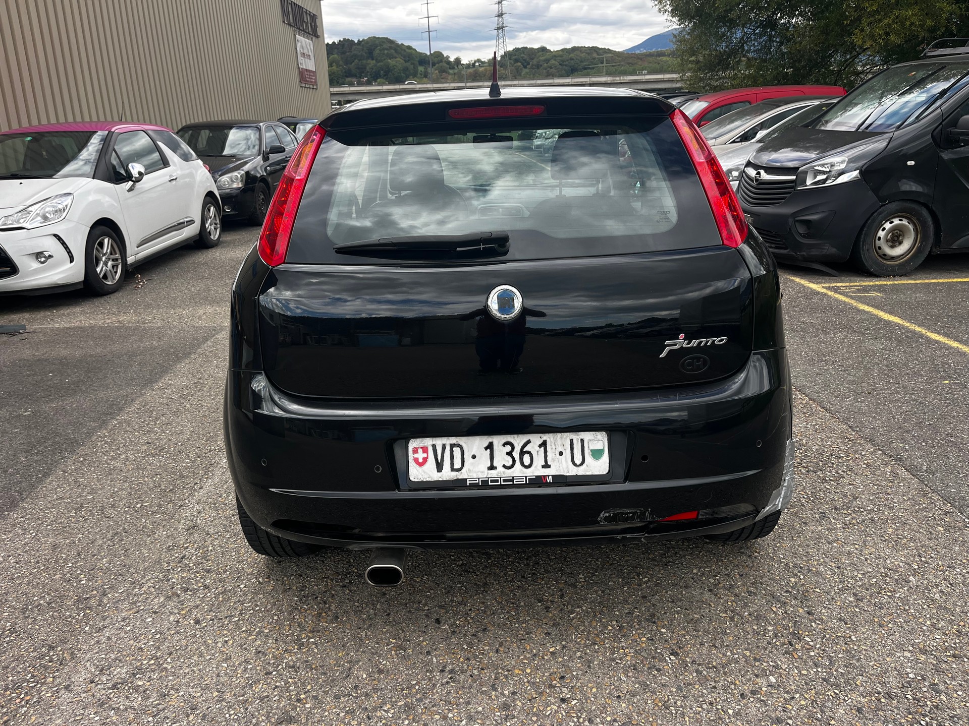 FIAT Punto 1.4 16V Freestyle-image-3