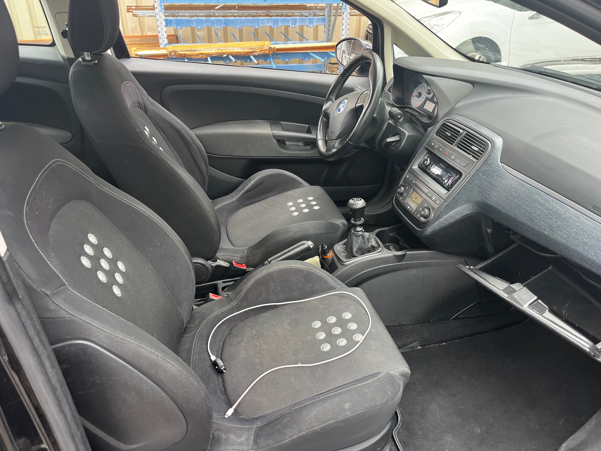 FIAT Punto 1.4 16V Freestyle-image-9