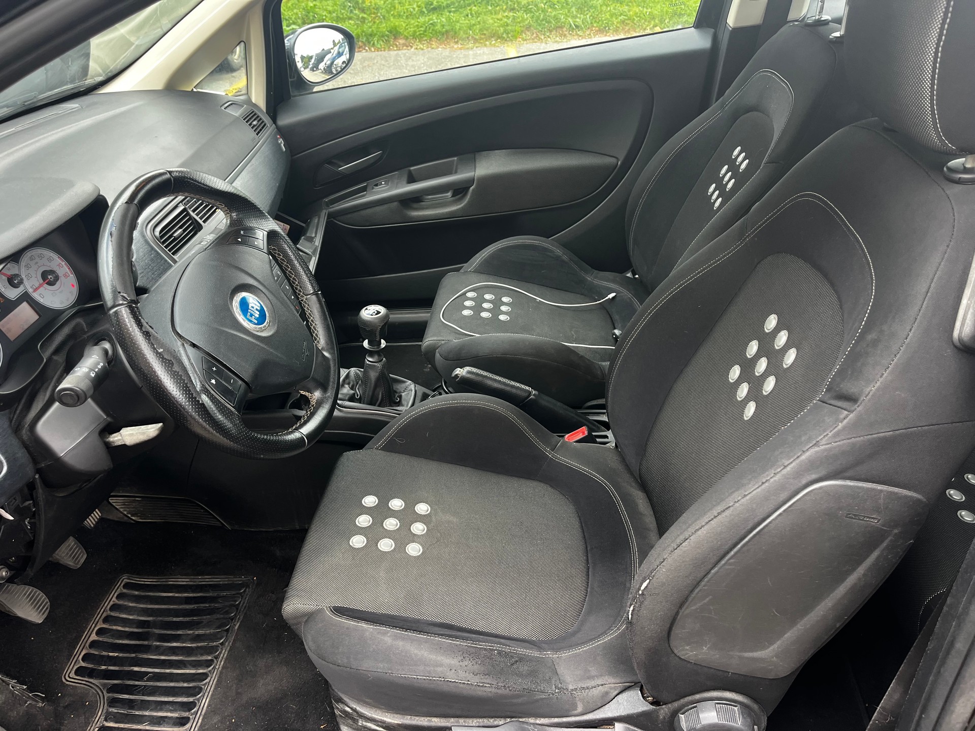 FIAT Punto 1.4 16V Freestyle-image-8