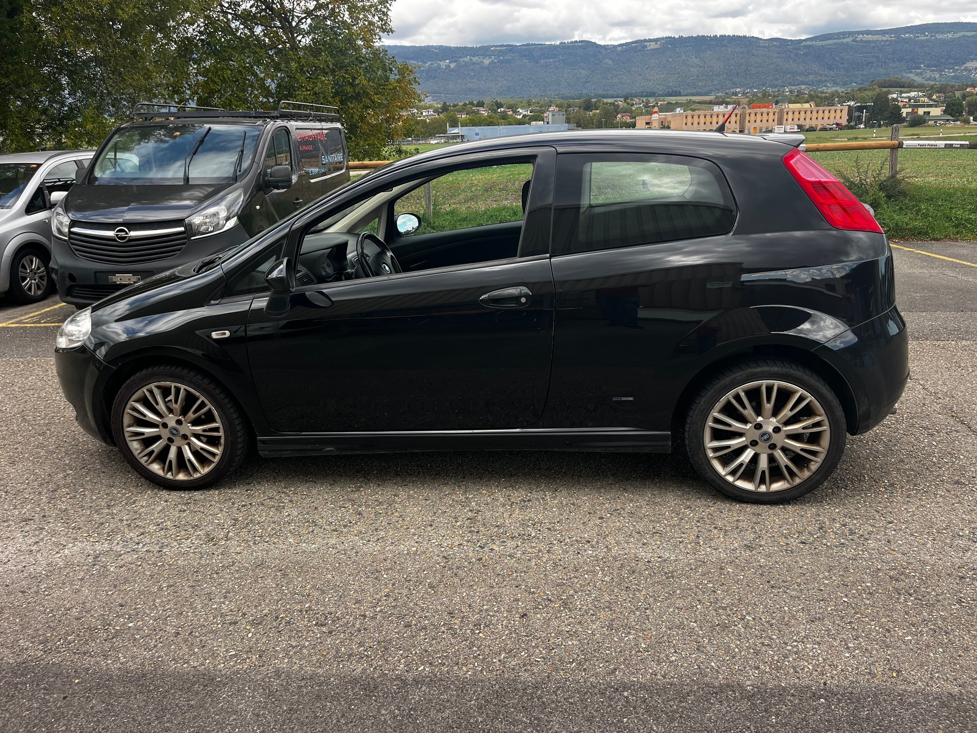 FIAT Punto 1.4 16V Freestyle-image-6
