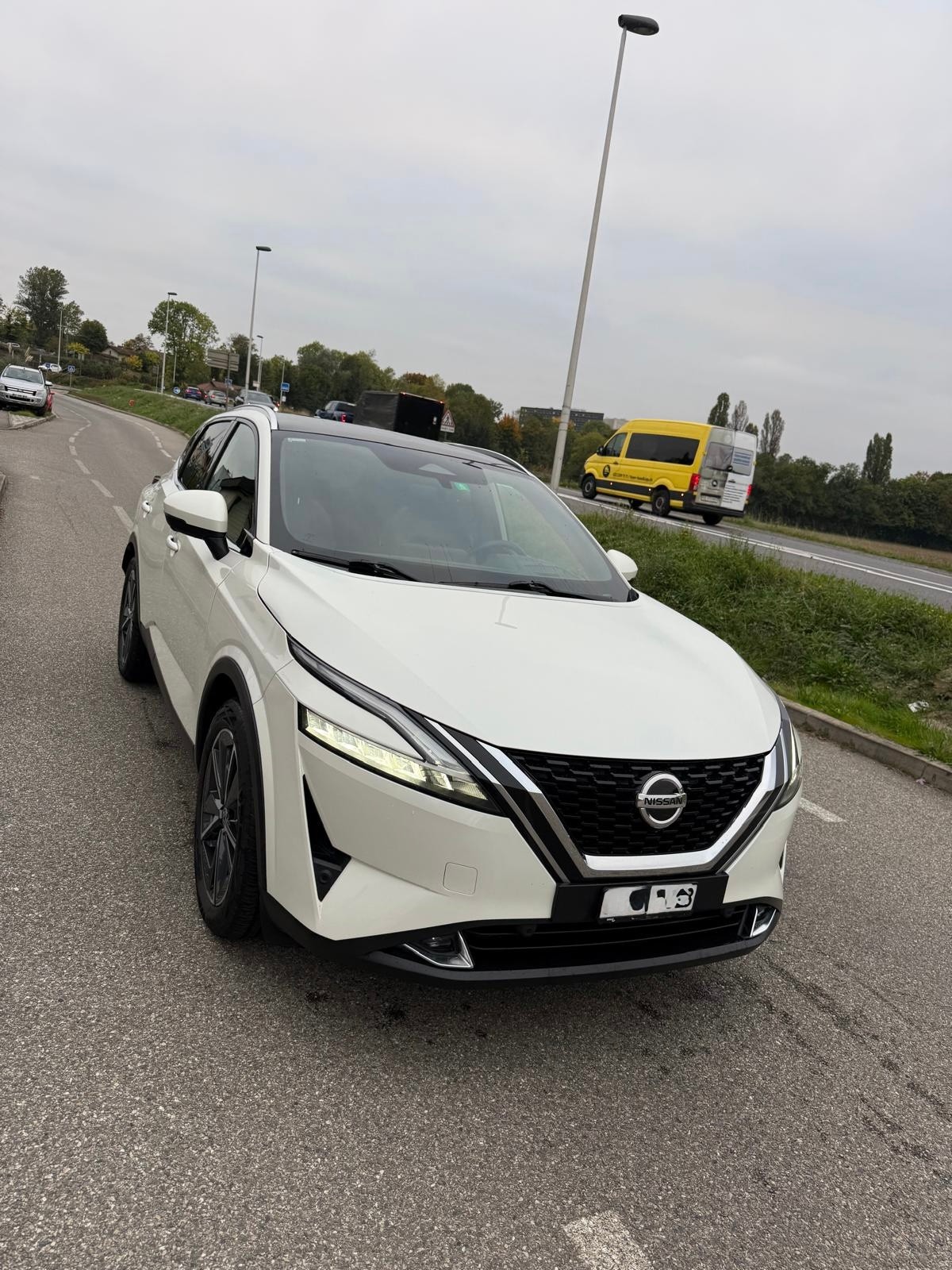 NISSAN Qashqai 1.3 DIG-T MHEV Tekna Xtronic 4x4-image-2