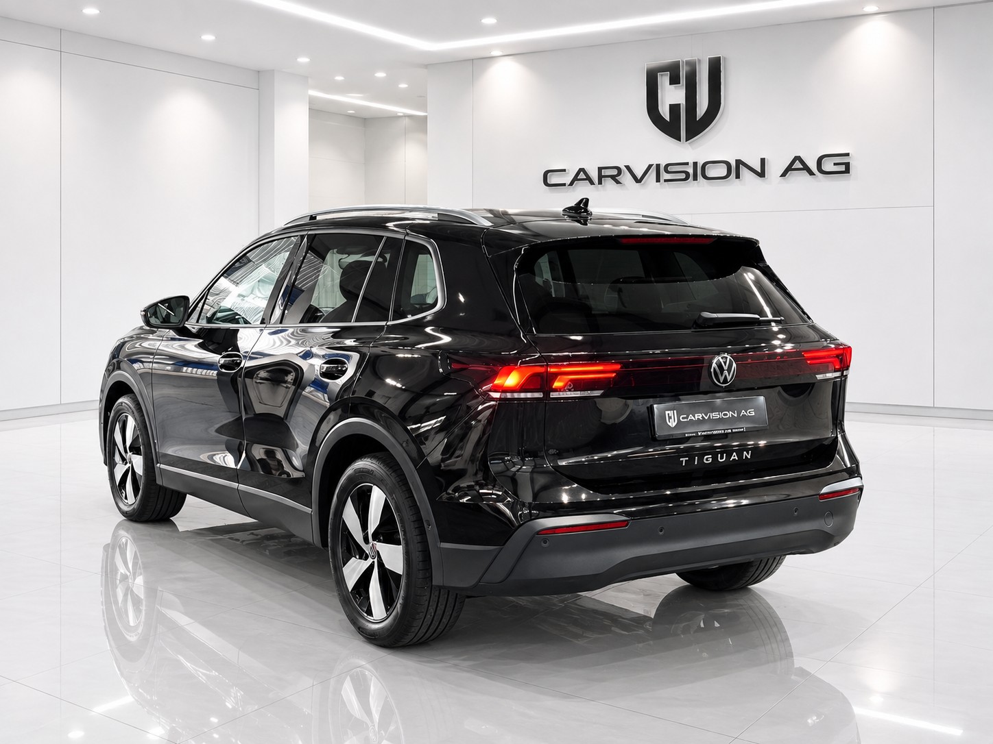 VW Tiguan 2.0 TDI SCR Life DSG-image-4