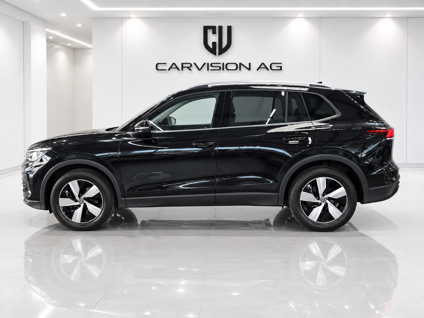 VW Tiguan 2.0 TDI SCR Life DSG-image-3