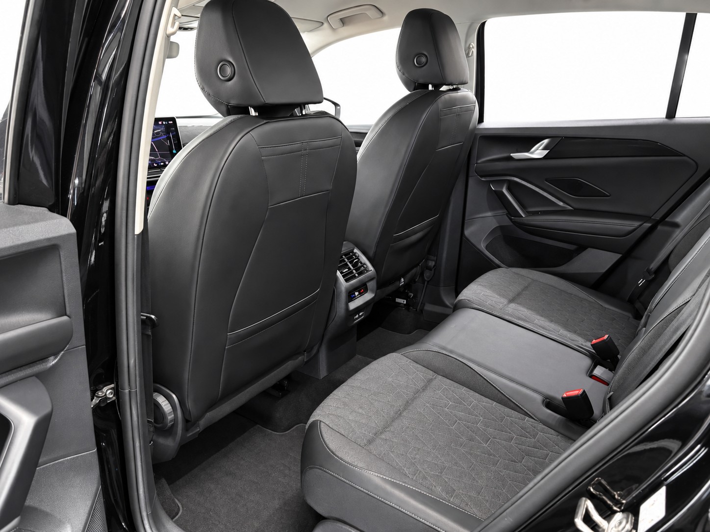 VW Tiguan 2.0 TDI SCR Life DSG-image-12
