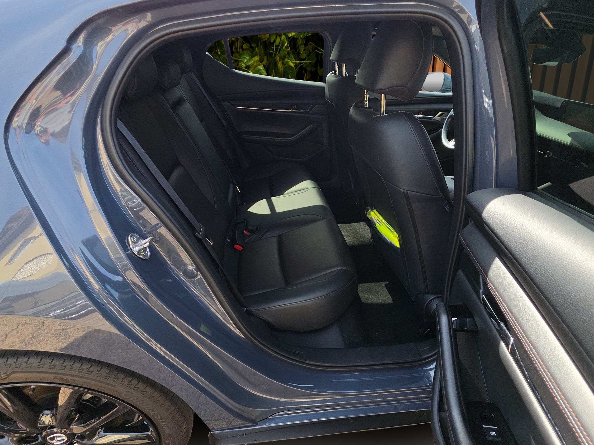 MAZDA 3 Hatchback SKYACTIV-X M Hybrid 180 Revolution Automat-image-14