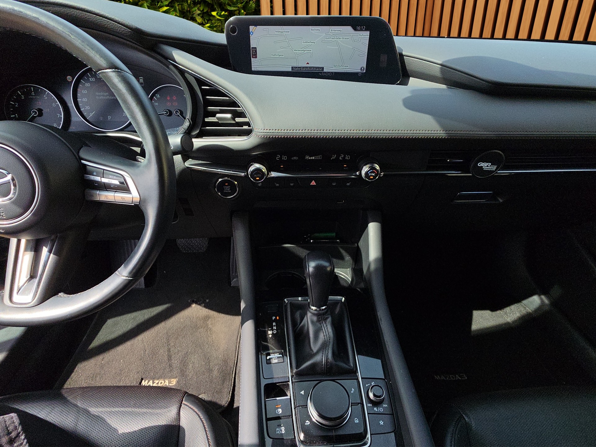 MAZDA 3 Hatchback SKYACTIV-X M Hybrid 180 Revolution Automat-image-11