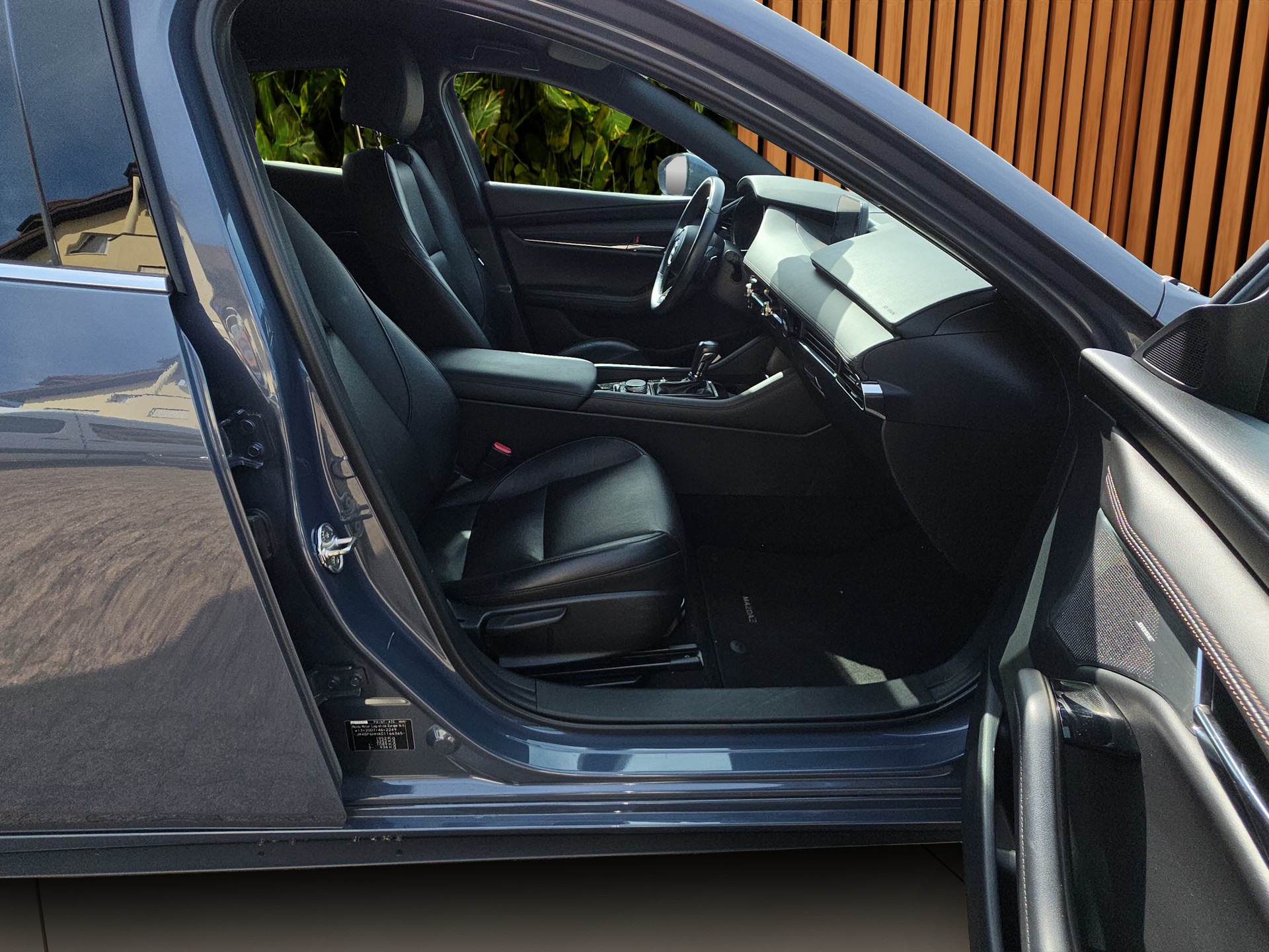 MAZDA 3 Hatchback SKYACTIV-X M Hybrid 180 Revolution Automat-image-13