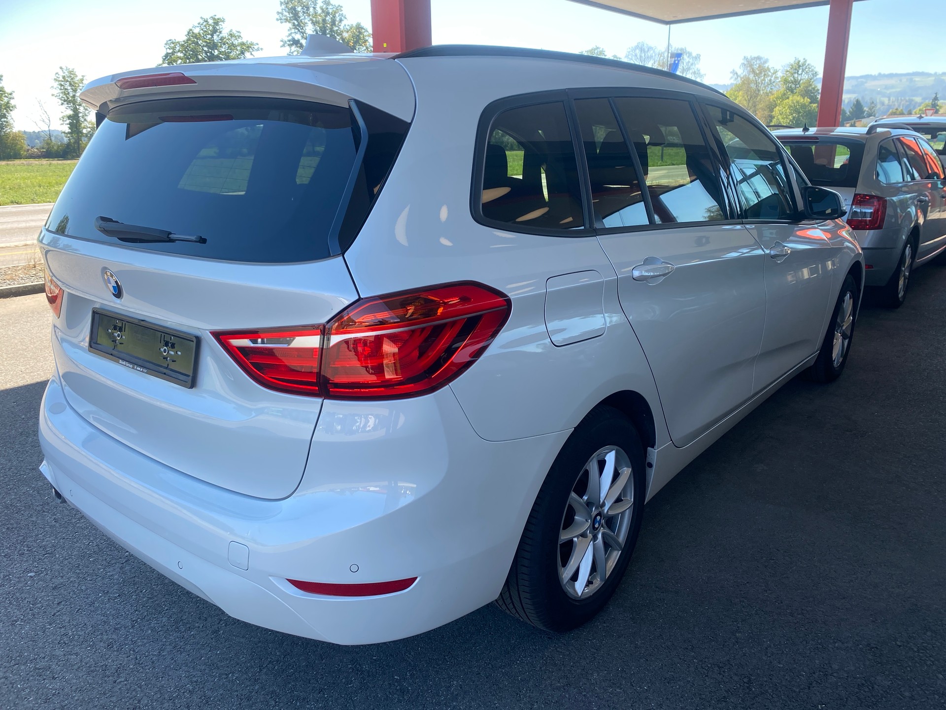 BMW 216d Gran Tourer DKG-image-2