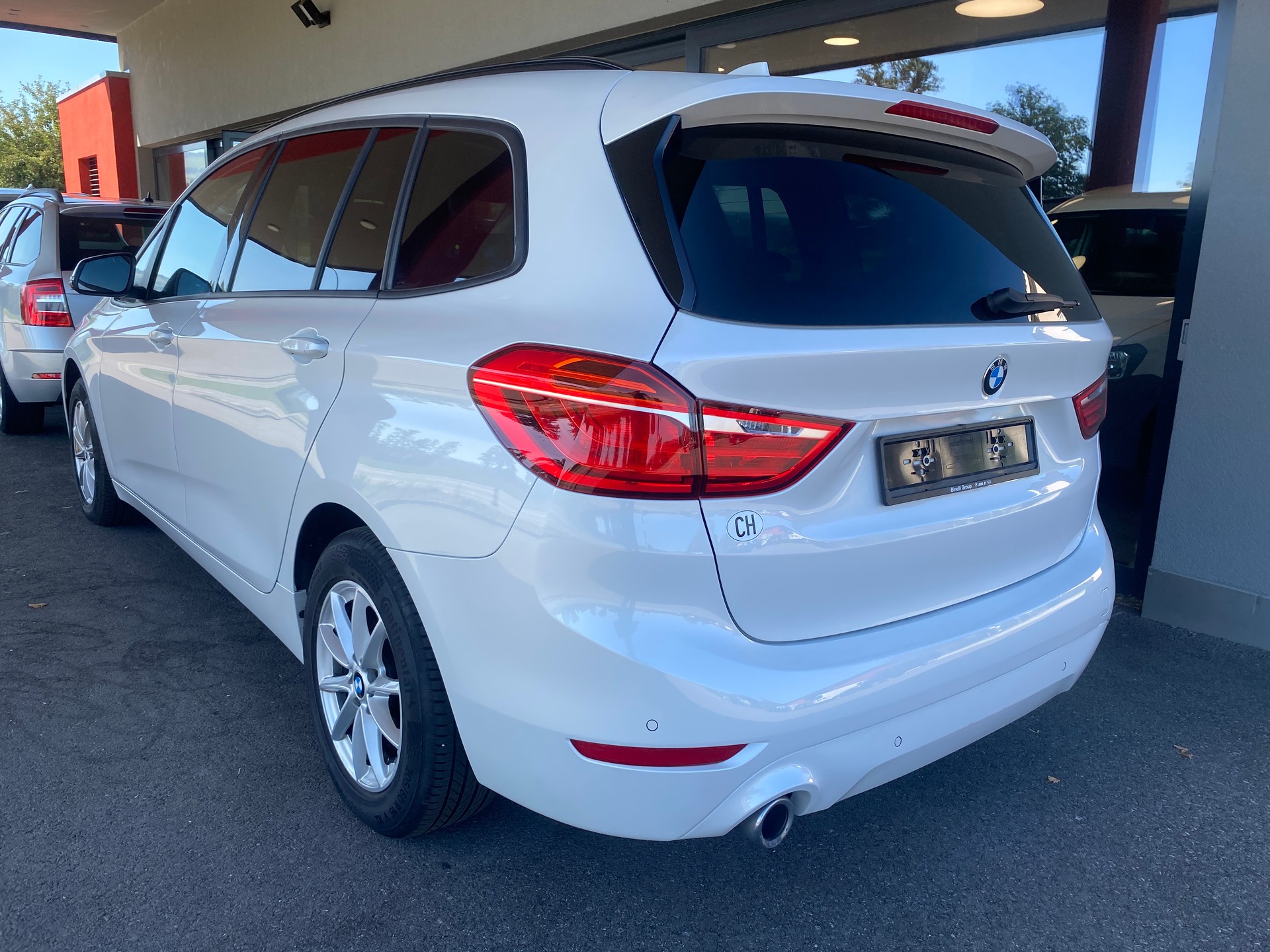 BMW 216d Gran Tourer DKG-image-1