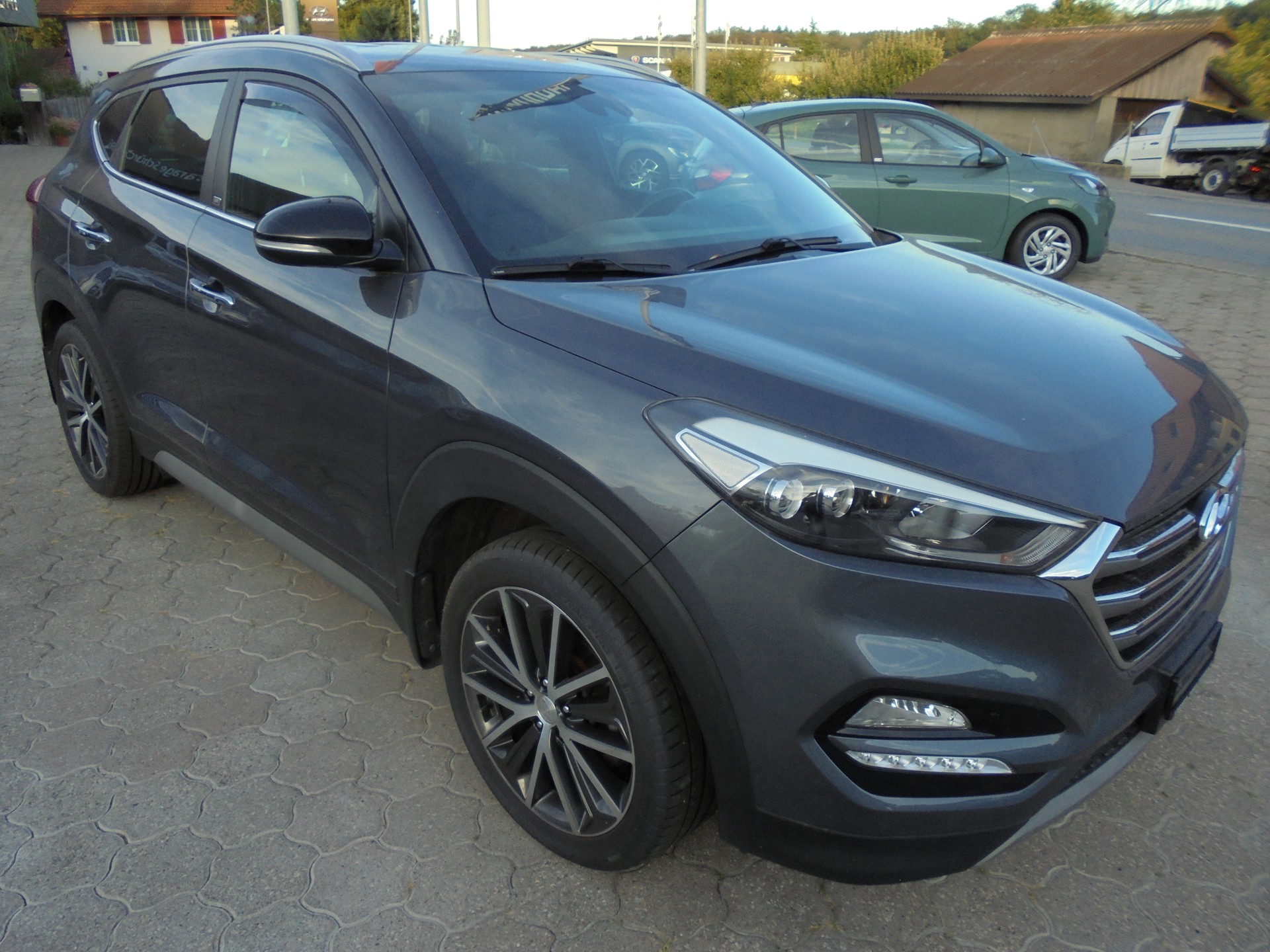 HYUNDAI Tucson 1.6 TGDI GO Plus 4WD Automatic-image-1