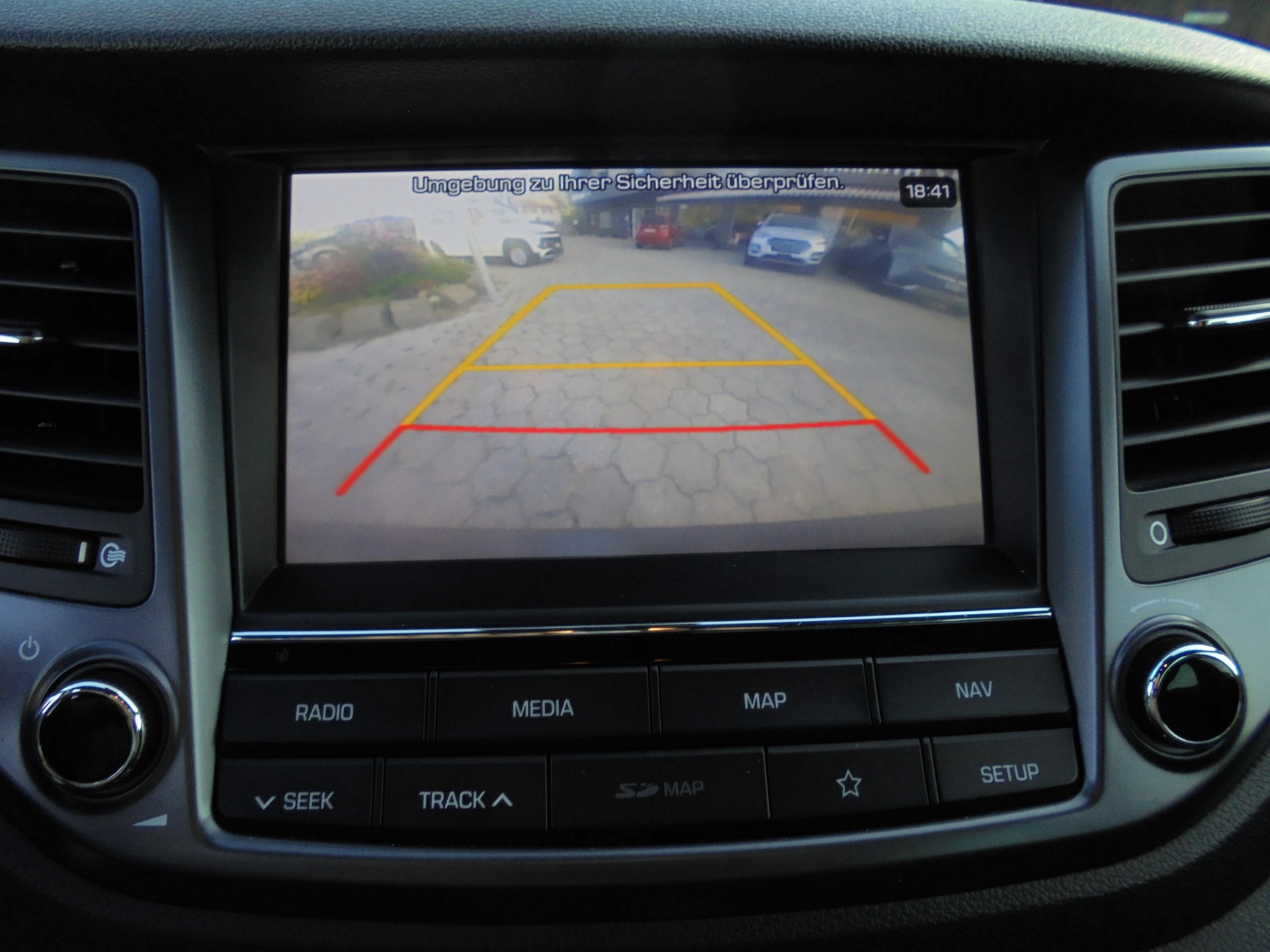HYUNDAI Tucson 1.6 TGDI GO Plus 4WD Automatic-image-6