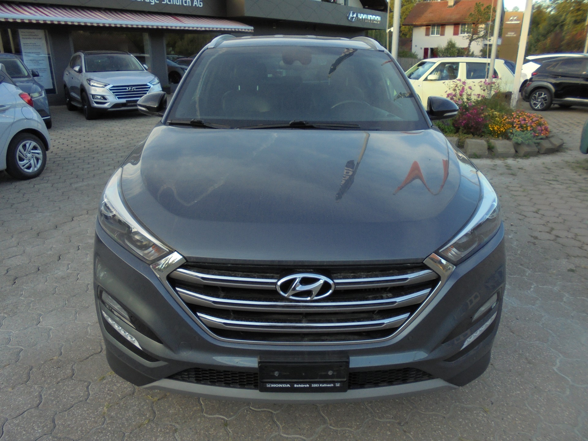 HYUNDAI Tucson 1.6 TGDI GO Plus 4WD Automatic-image-2