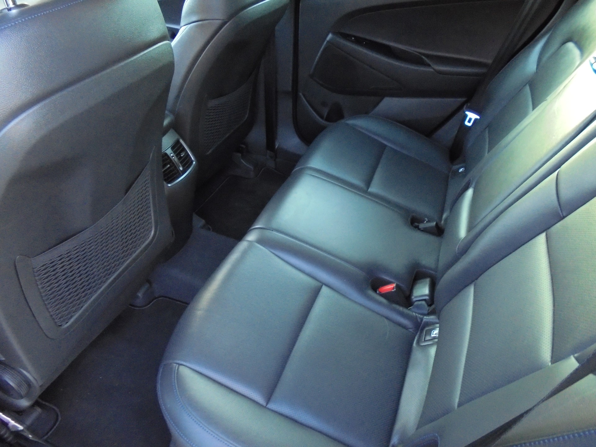 HYUNDAI Tucson 1.6 TGDI GO Plus 4WD Automatic-image-12