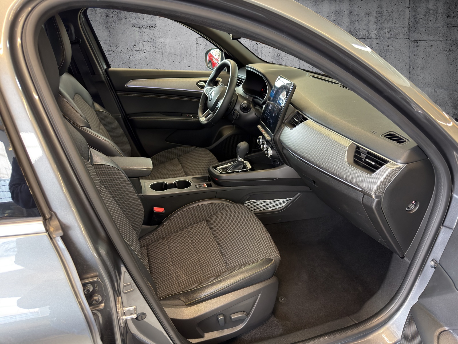 RENAULT Arkana 1.3 TCe Techno EDC*Abstandstempomat**Leasingaktion 1.99%**-image-21