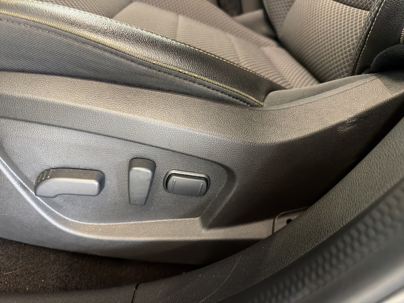 RENAULT Arkana 1.3 TCe Techno EDC*Abstandstempomat**Leasingaktion 1.99%**-image-28