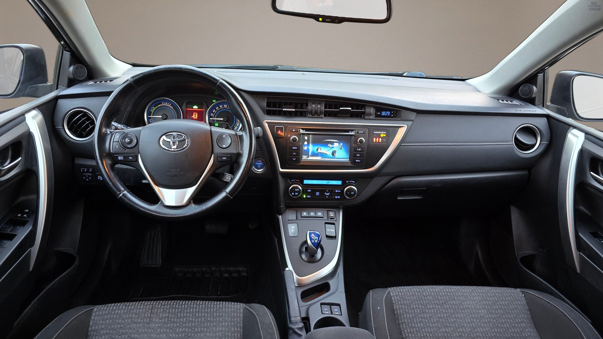 TOYOTA Auris 1.8 16V HSD Linea Trend-image-1