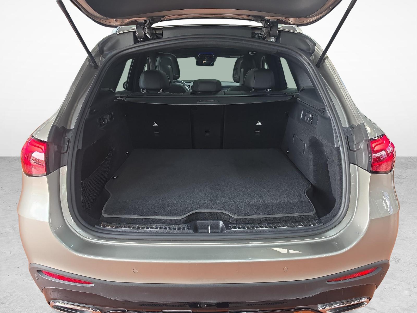 MERCEDES-BENZ GLC 400 e 4MATIC AMG Line-image-15