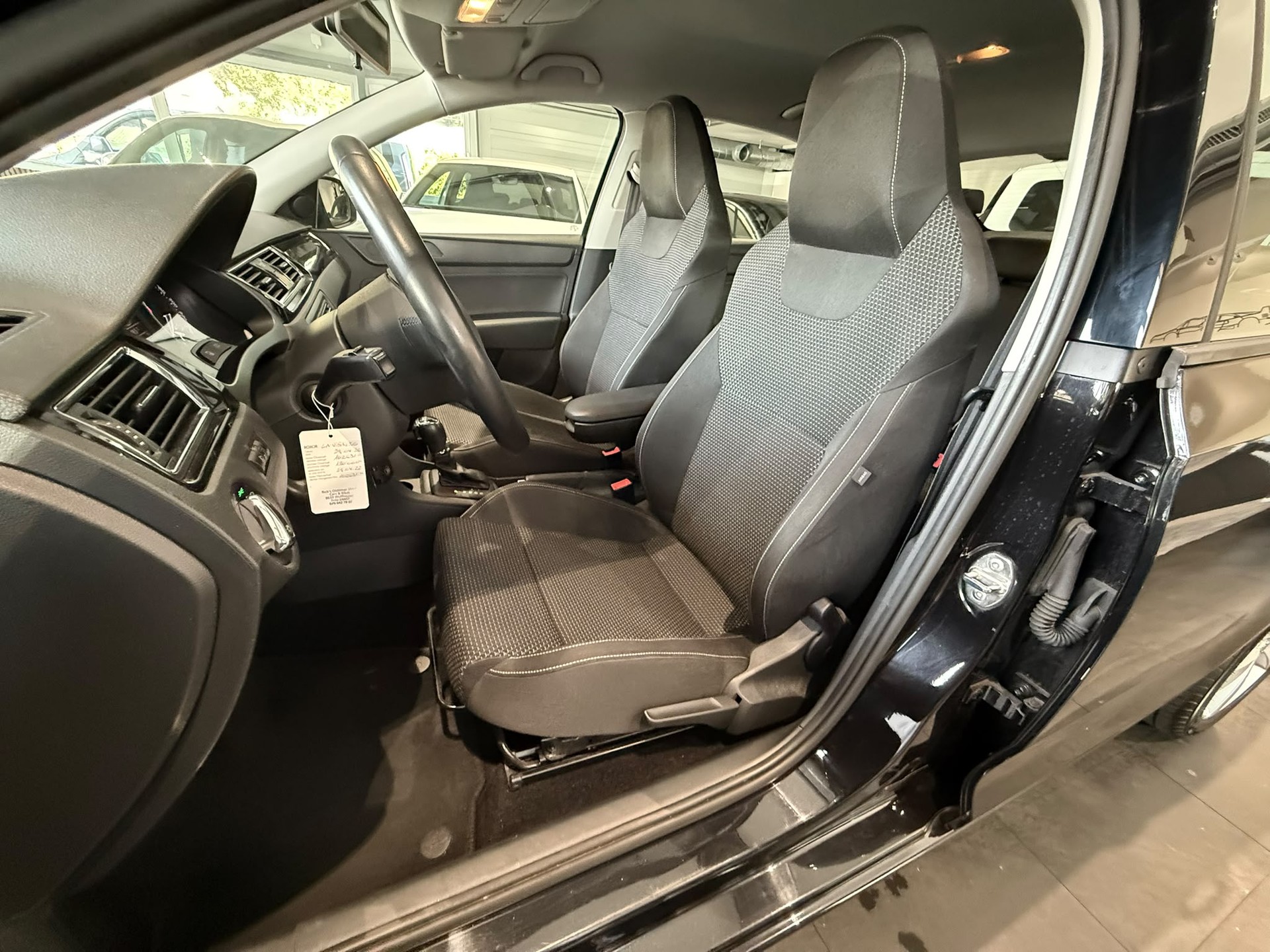 SKODA Rapid 1.4 TSI Elegance DSG-image-6