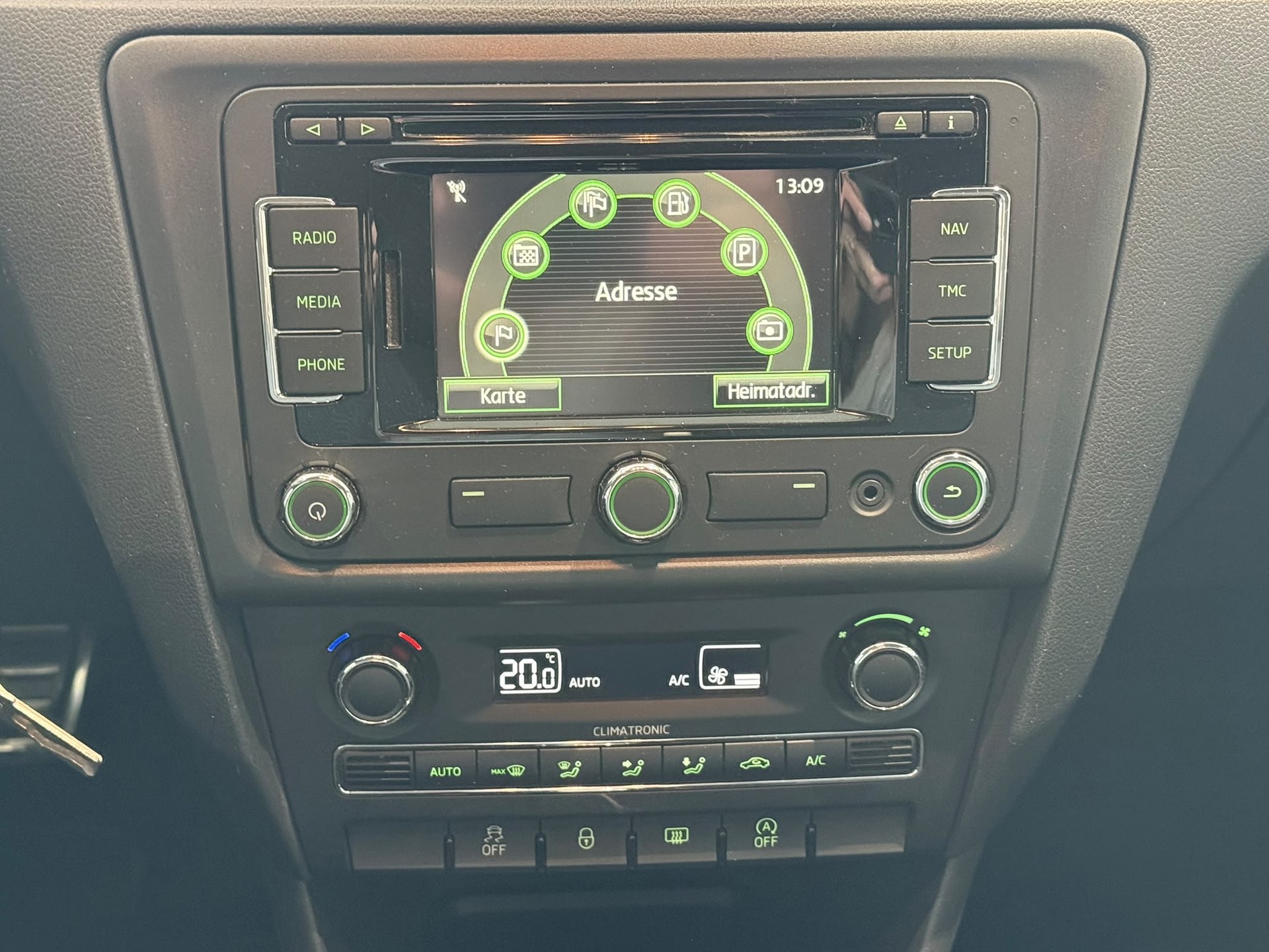 SKODA Rapid 1.4 TSI Elegance DSG-image-11