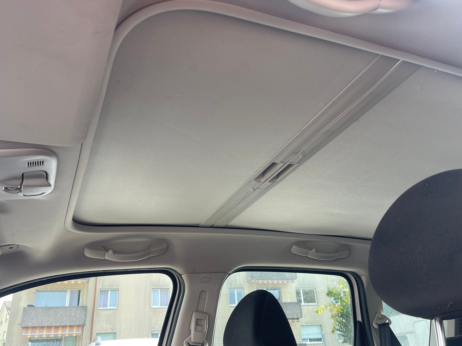 CITROEN C3 Picasso 1.6 HDi Exclusive-image-9