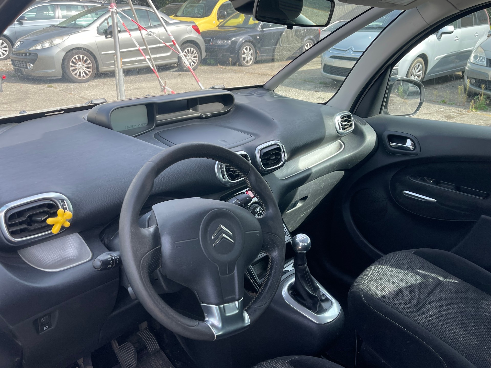 CITROEN C3 Picasso 1.6 HDi Exclusive-image-7