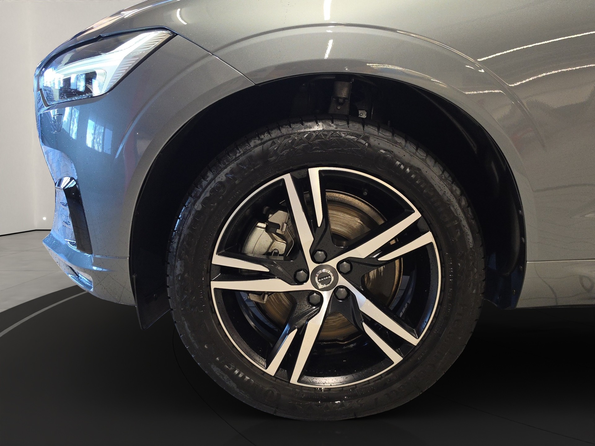VOLVO XC60 2.0 D5 R-Design AWD-image-6