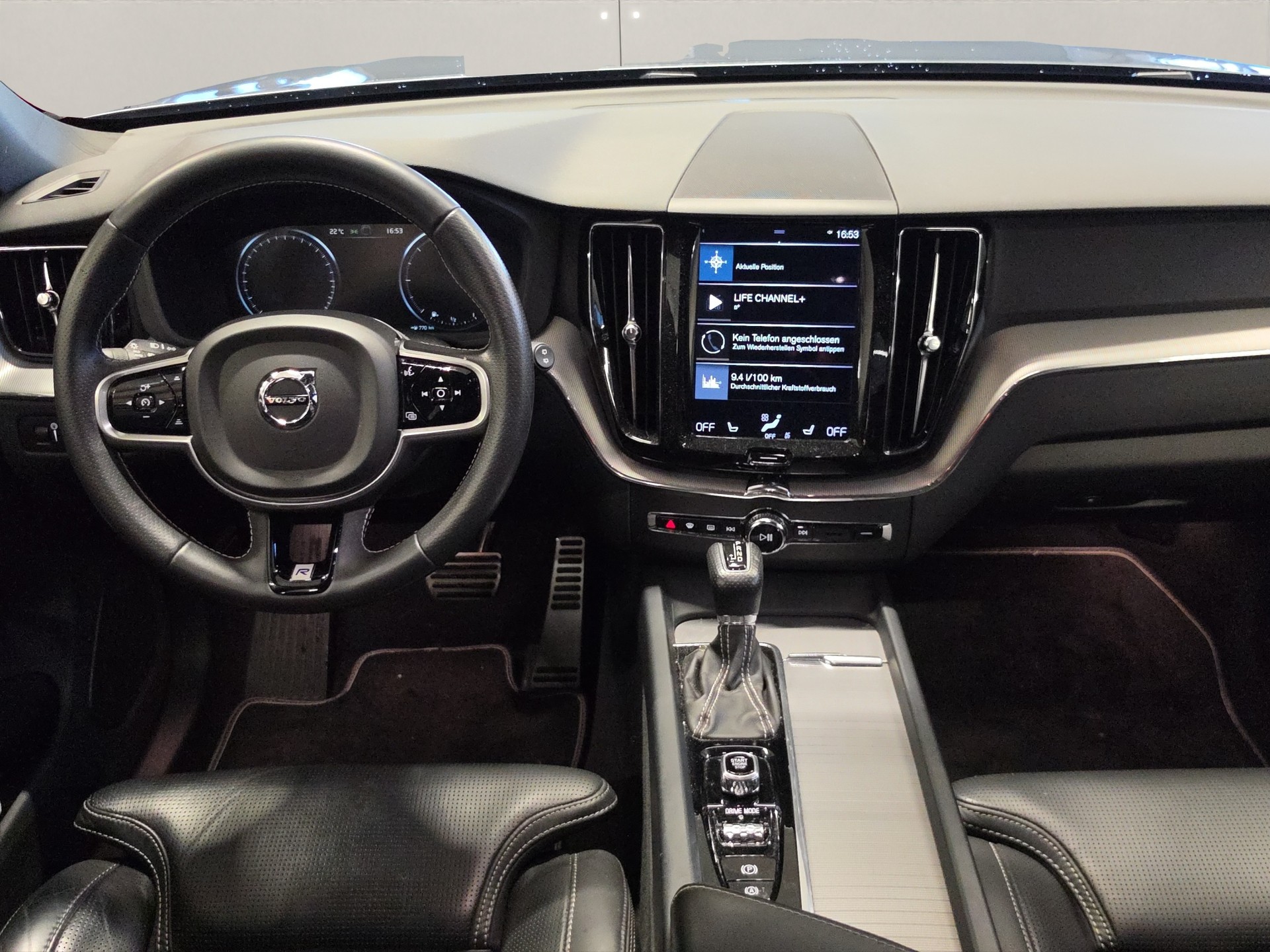 VOLVO XC60 2.0 D5 R-Design AWD-image-12