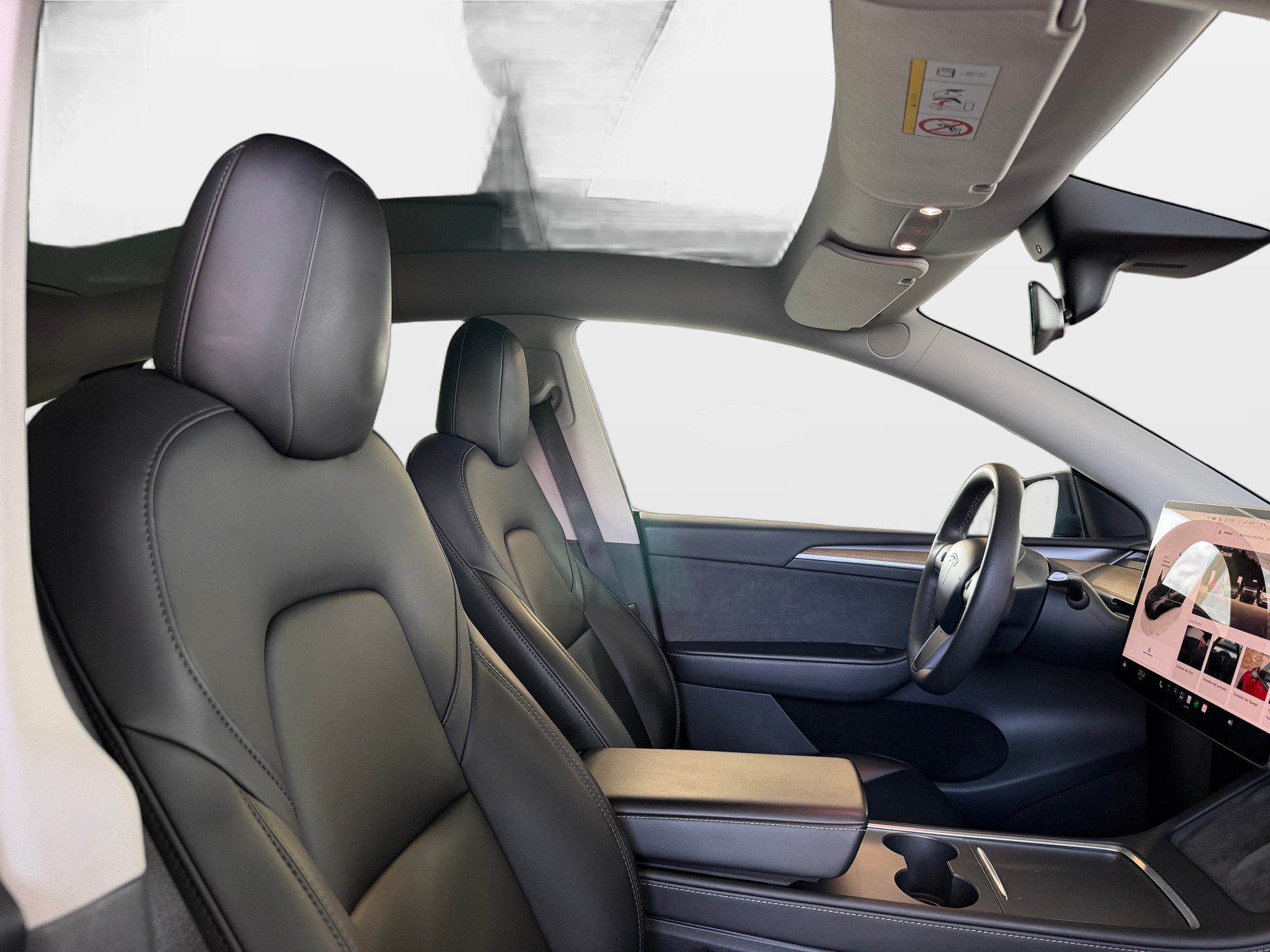 TESLA Model Y Long Range | CH-Auto | Frisch MFK | AHK 1600kg. | Tesla Batteriegarantie | inkl. Batteriezertifikat |-image-12