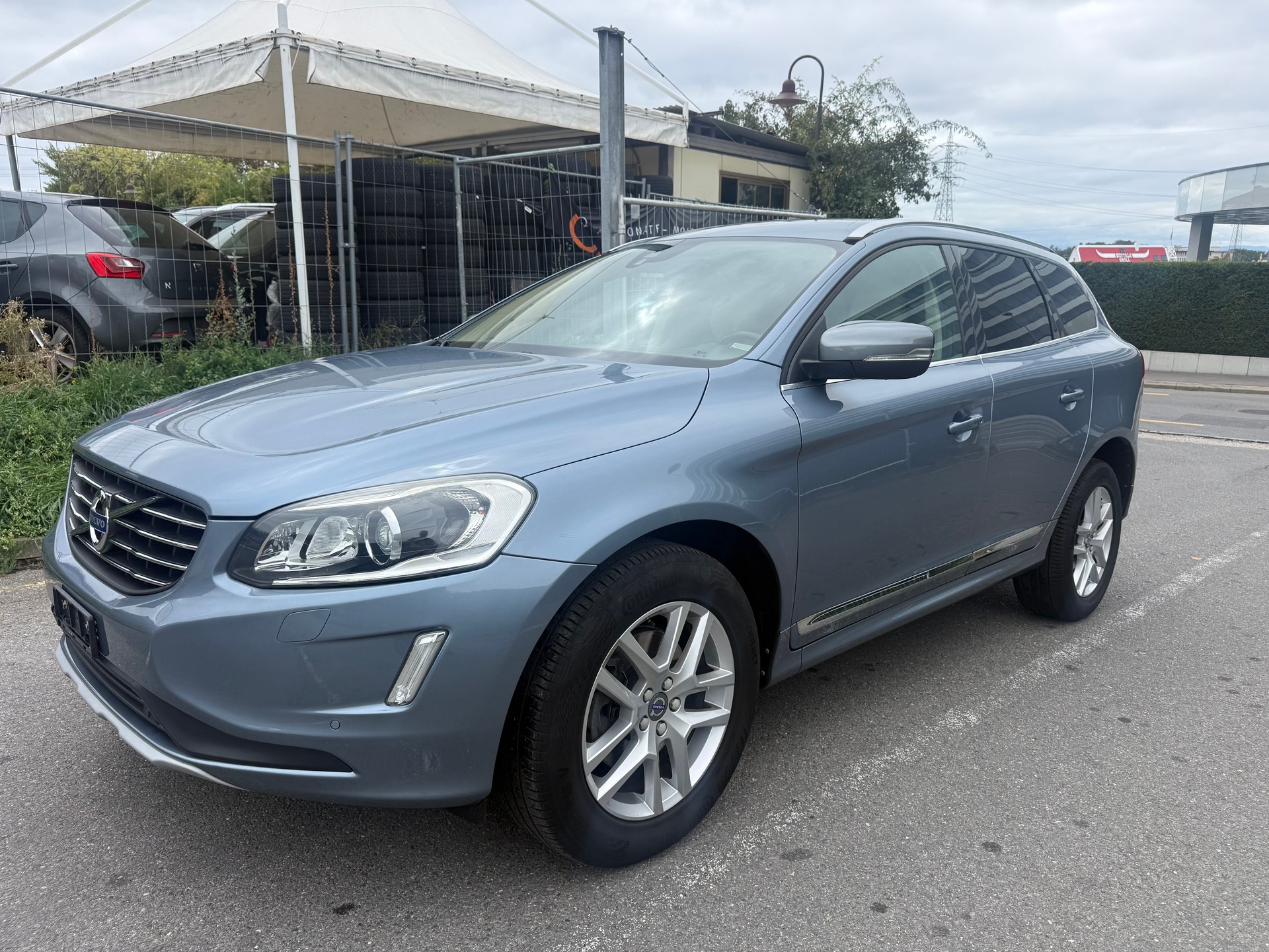 VOLVO XC60 D4 AWD Executive Plus Geartronic-image-2