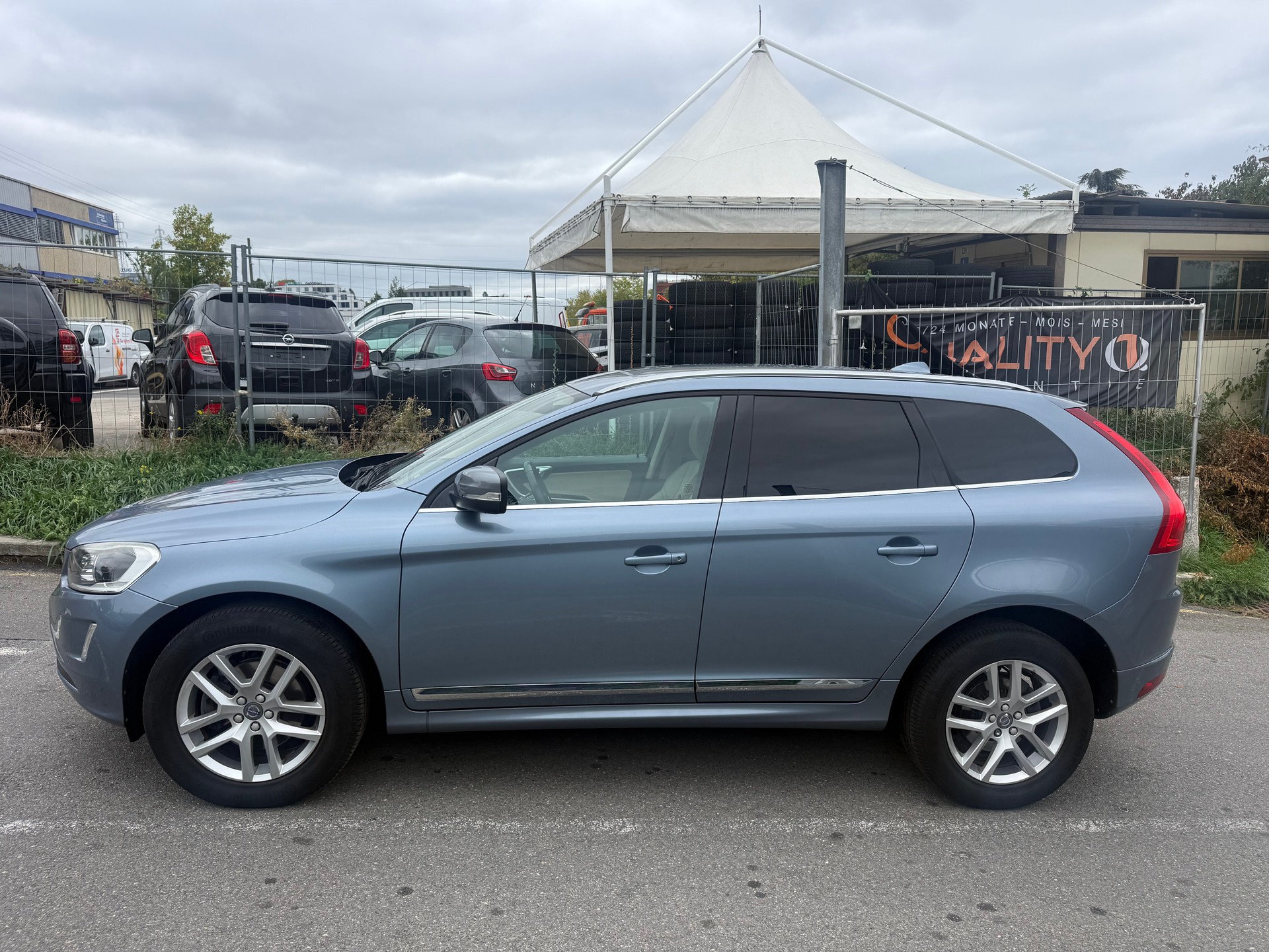 VOLVO XC60 D4 AWD Executive Plus Geartronic-image-3