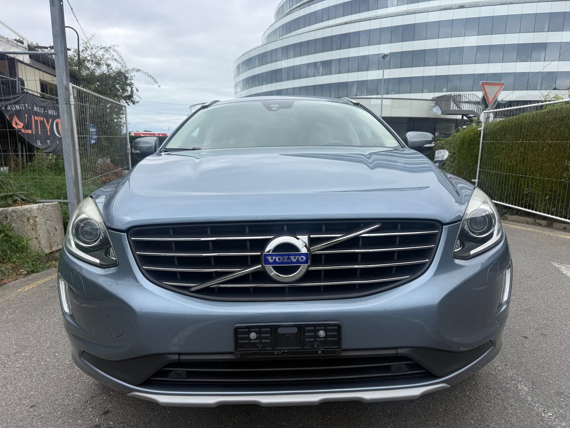 VOLVO XC60 D4 AWD Executive Plus Geartronic-image-1