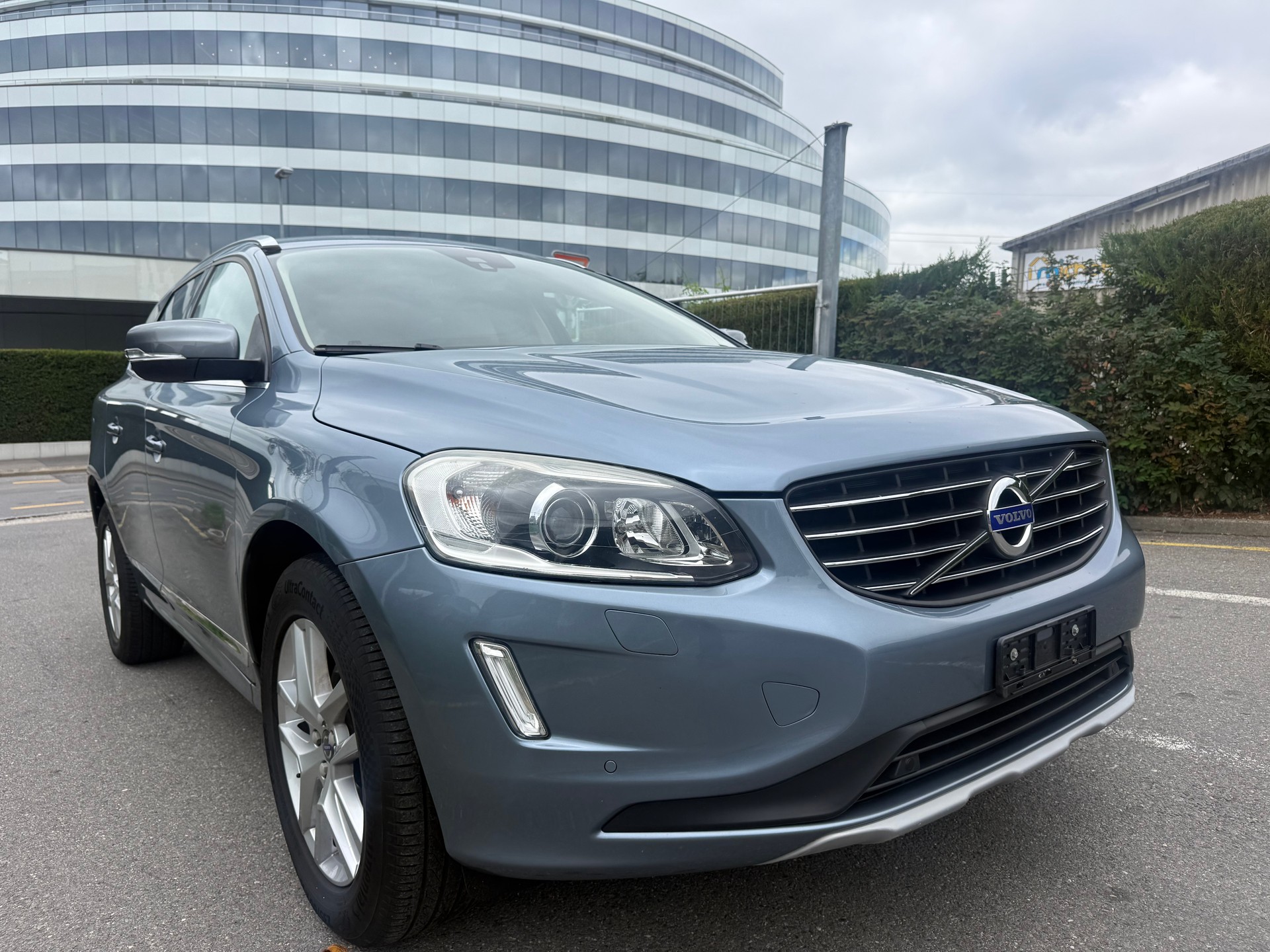VOLVO XC60 D4 AWD Executive Plus Geartronic-image-0