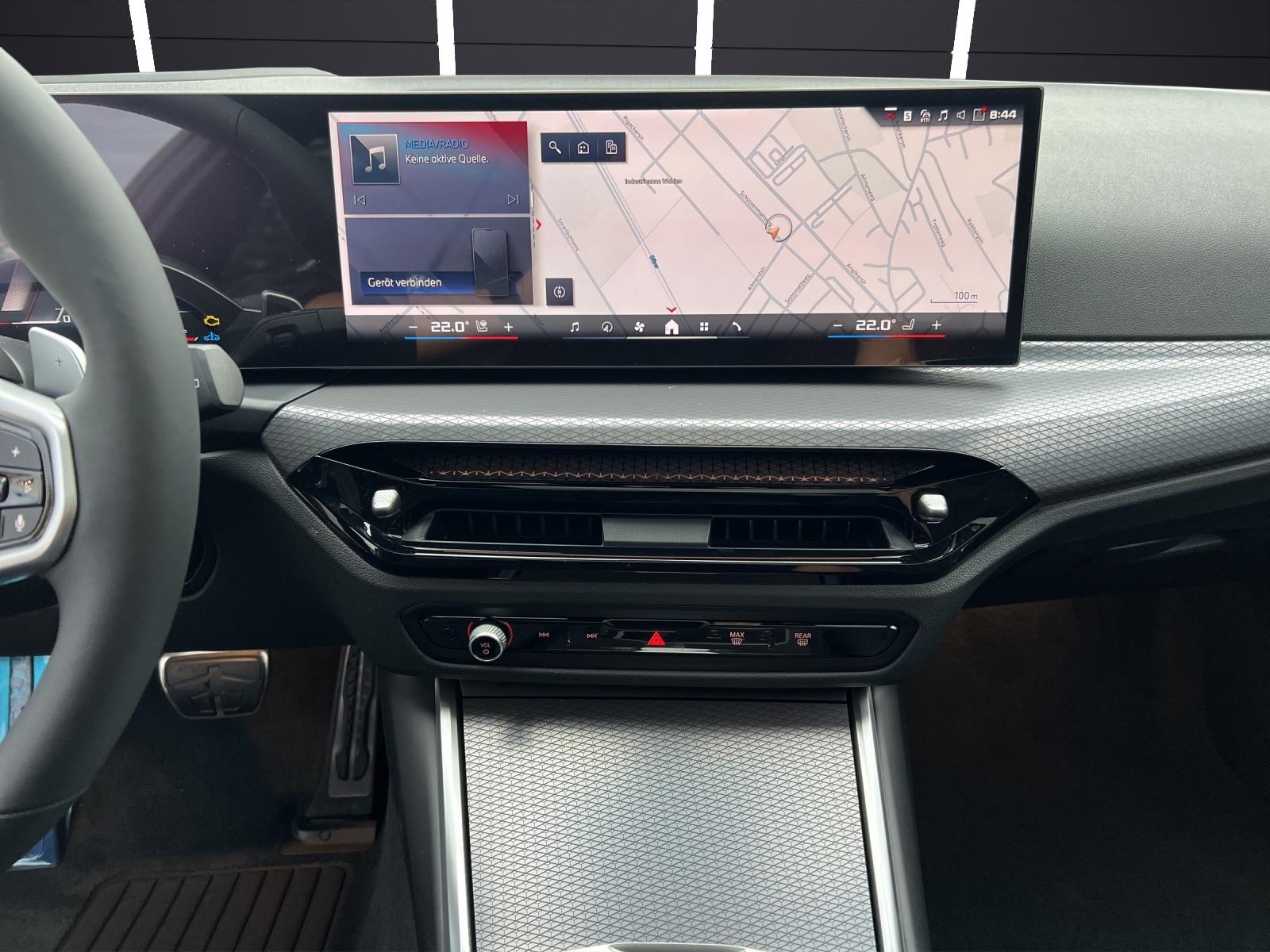BMW M340i xDrive Touring-image-8